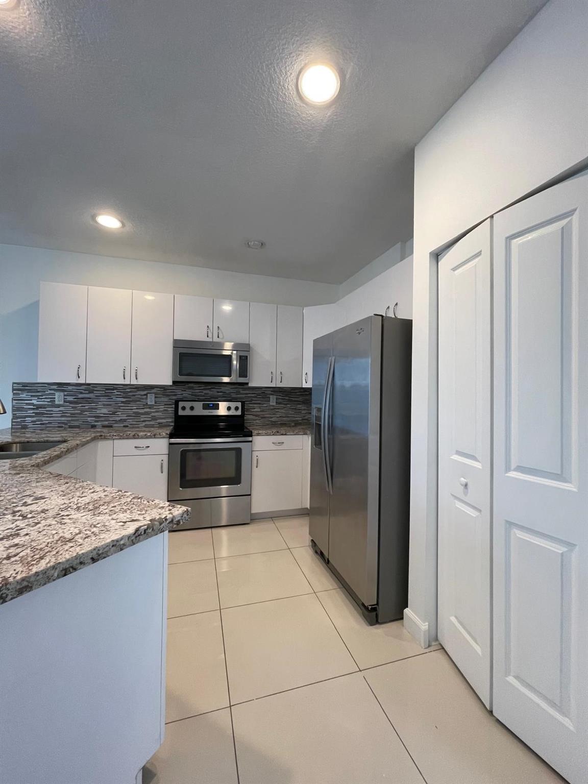 Spacious 2-story, 3-bed, 2½-bath end-unit townhome with garage in the gated Aventura Isles community with guardhouse security. Features a remodeled kitchen with new appliances, open floor plan, and private patio.
Community amenities include a clubhouse with pool, tennis courts, playground, dog park, and walking trails. Prime location near Aventura Mall with easy access to I-95, Florida Turnpike, and I-595.