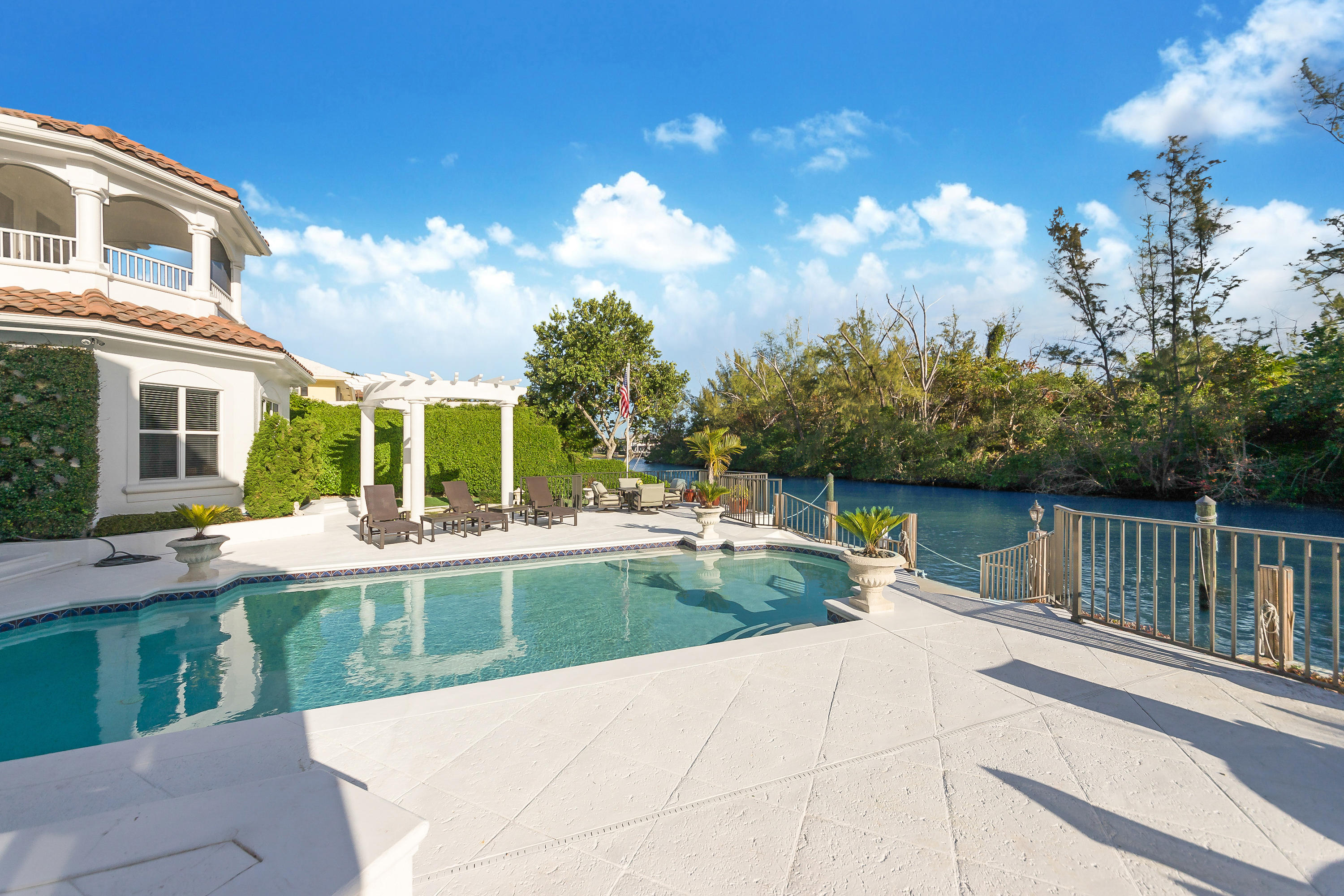 ROYAL PALM YACHT & COUNTR - Residential