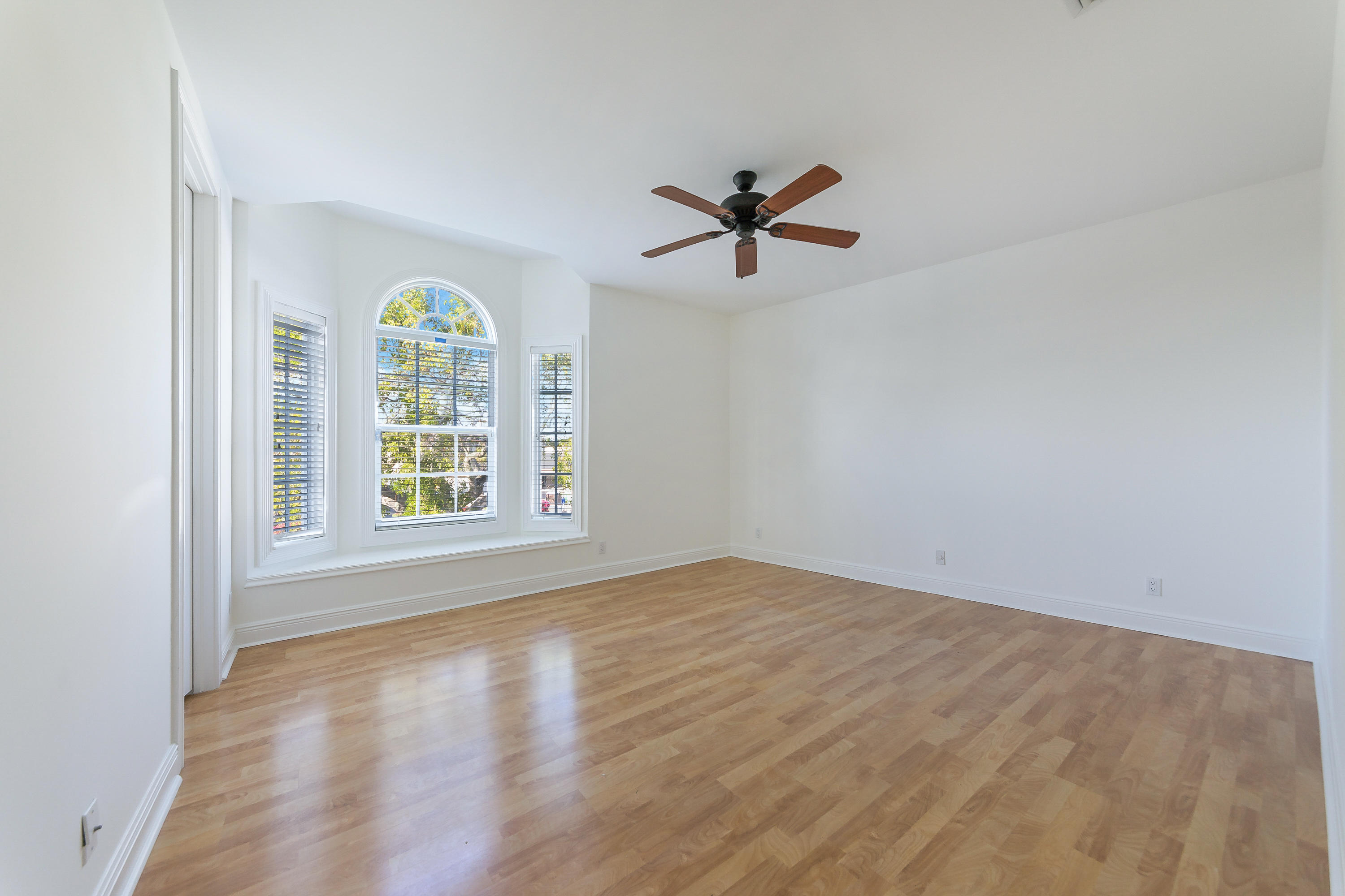 ROYAL PALM YACHT & COUNTR - Residential