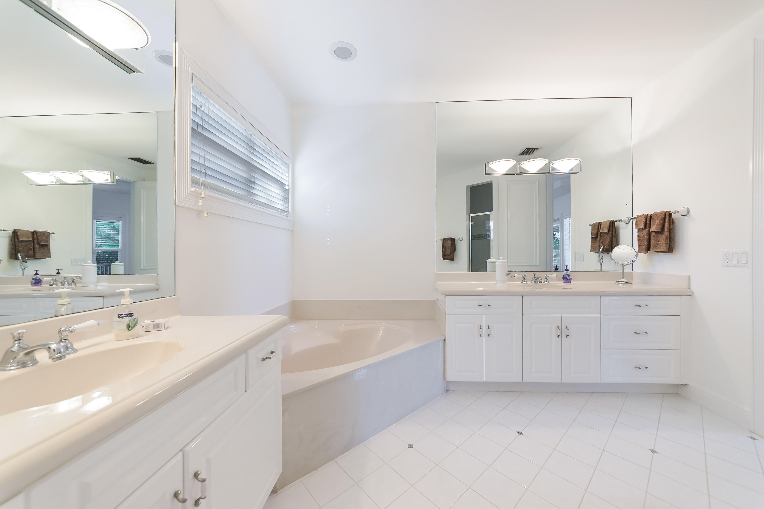 ROYAL PALM YACHT & COUNTR - Residential