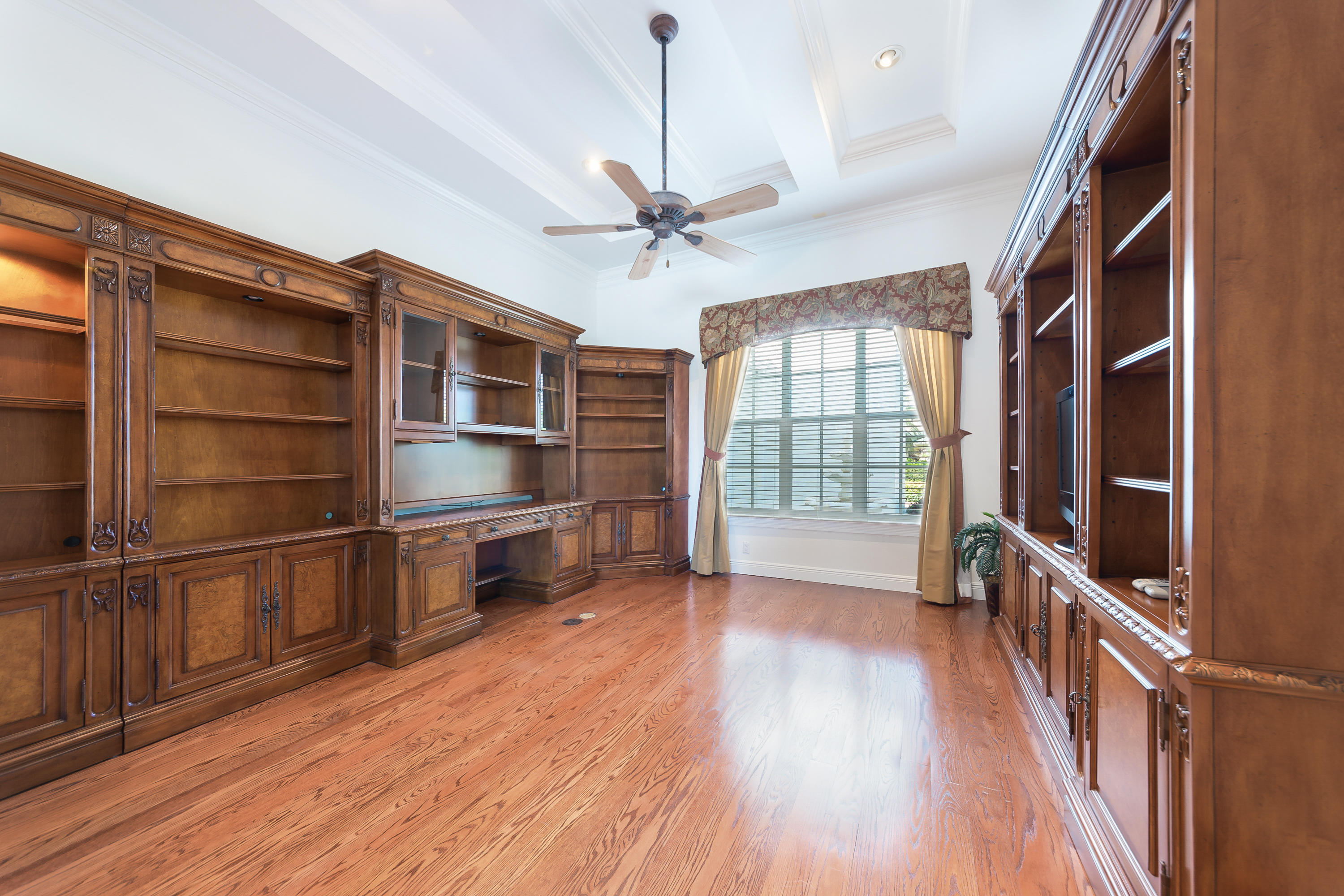 ROYAL PALM YACHT & COUNTR - Residential