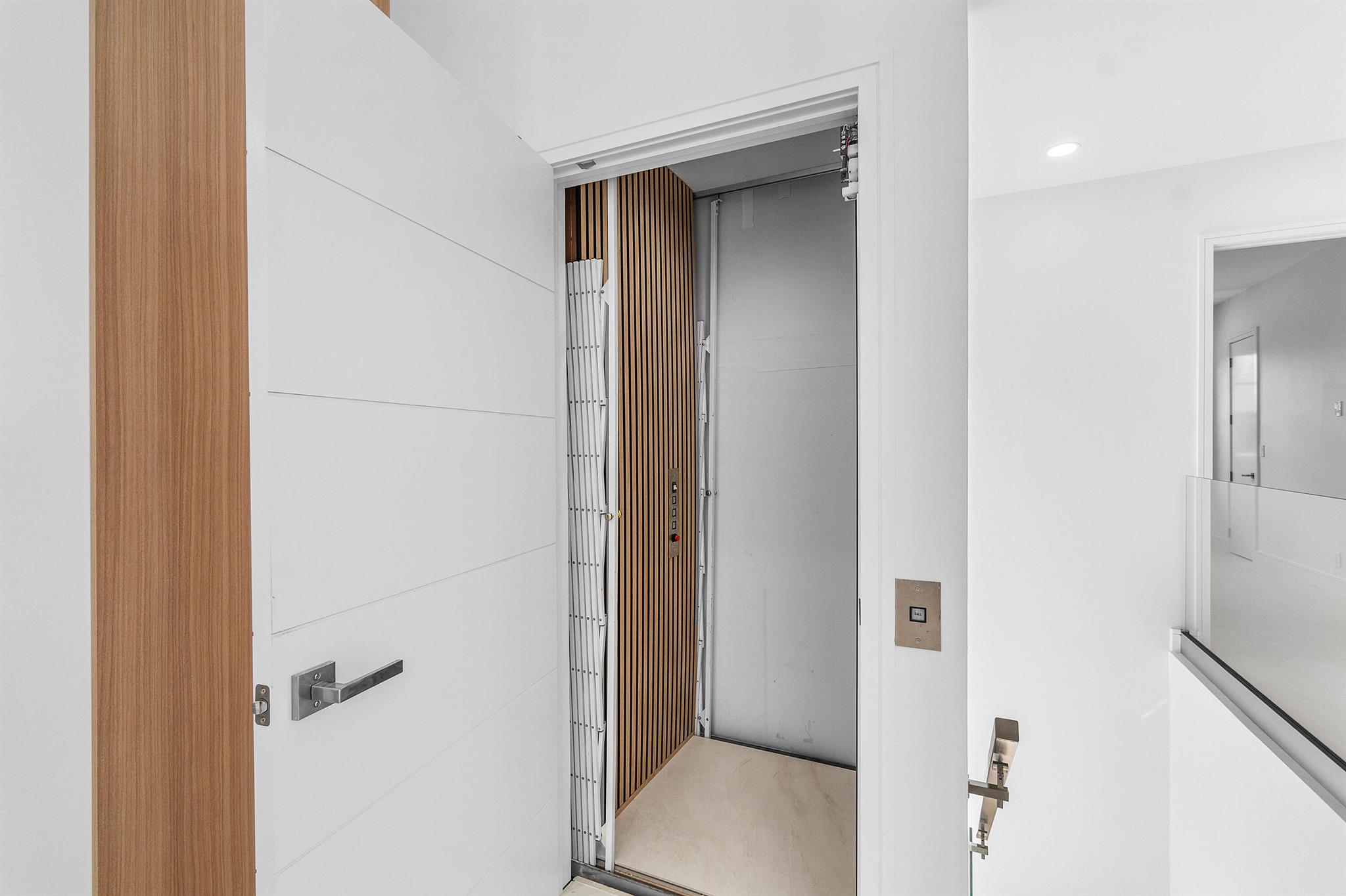 CATALINA / POLO CLUB - Residential