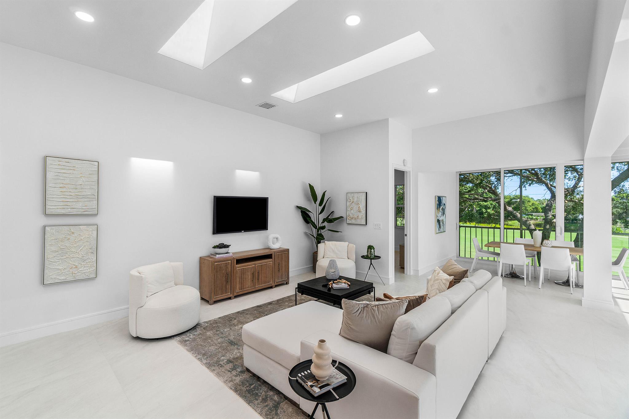 CATALINA / POLO CLUB - Residential