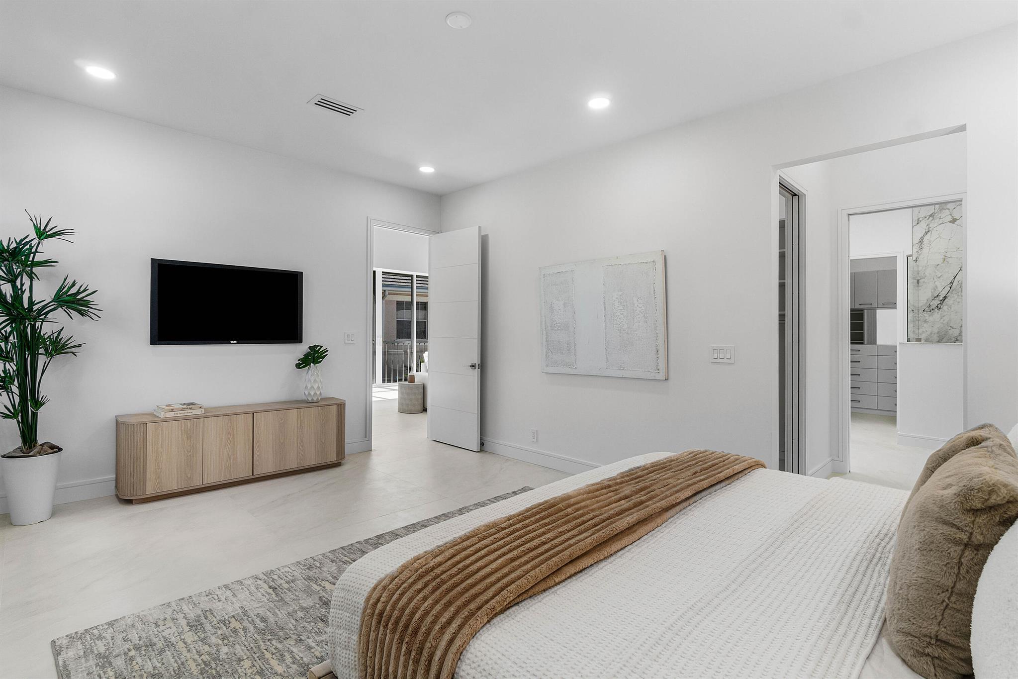 CATALINA / POLO CLUB - Residential