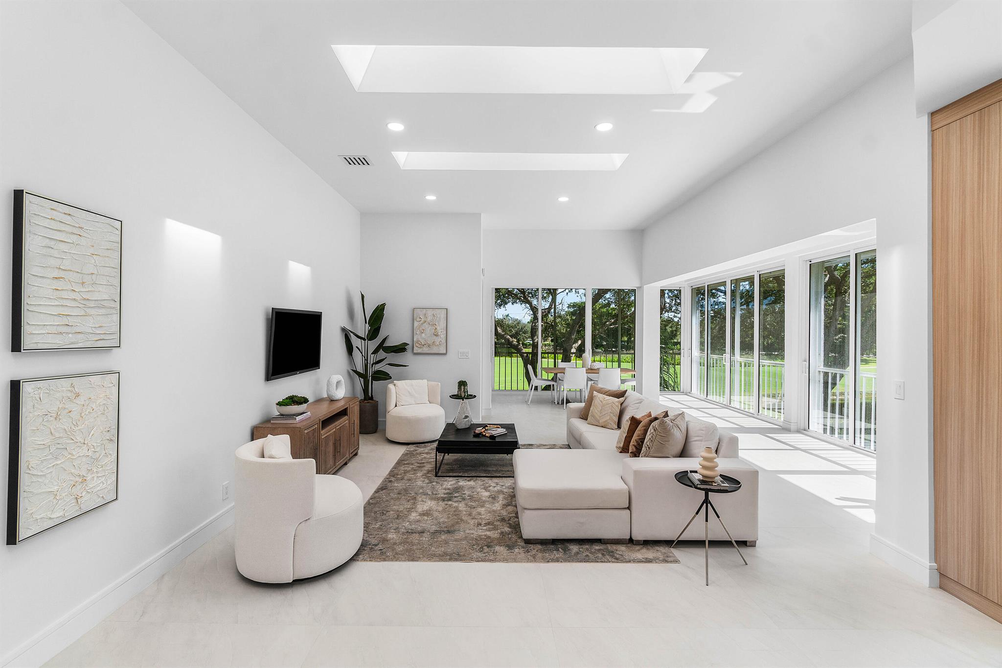 CATALINA / POLO CLUB - Residential