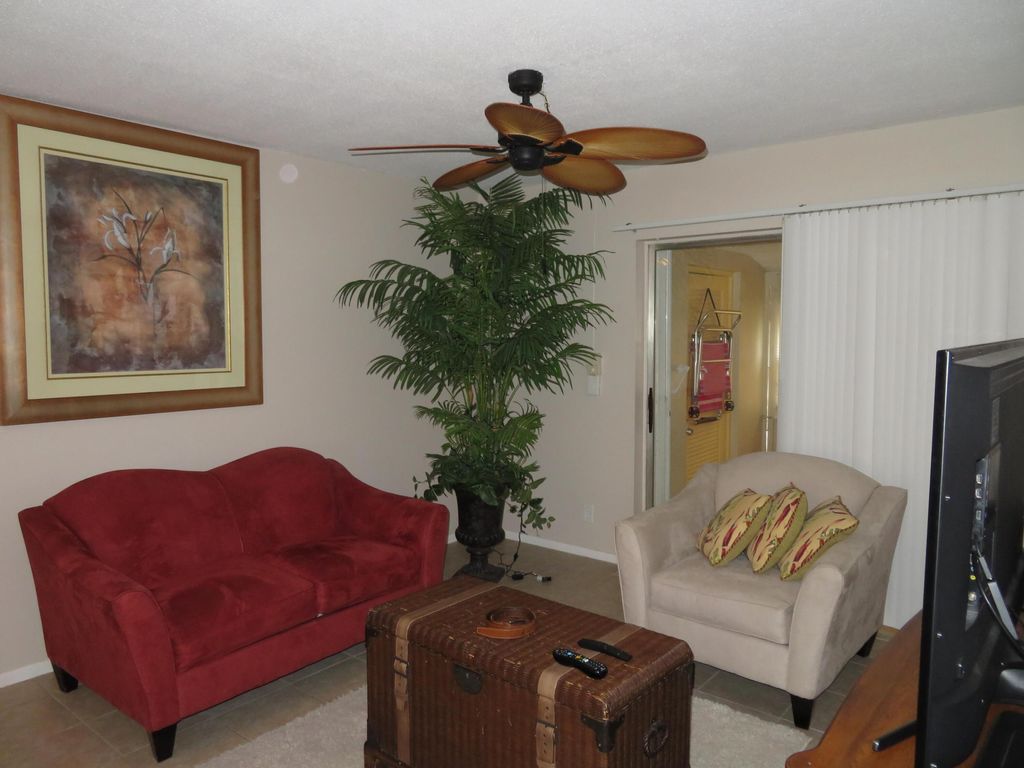 Photo of 2971 W Ashley Dr Drive W #B, West Palm Beach, FL 33415 (MLS # B26011859)
