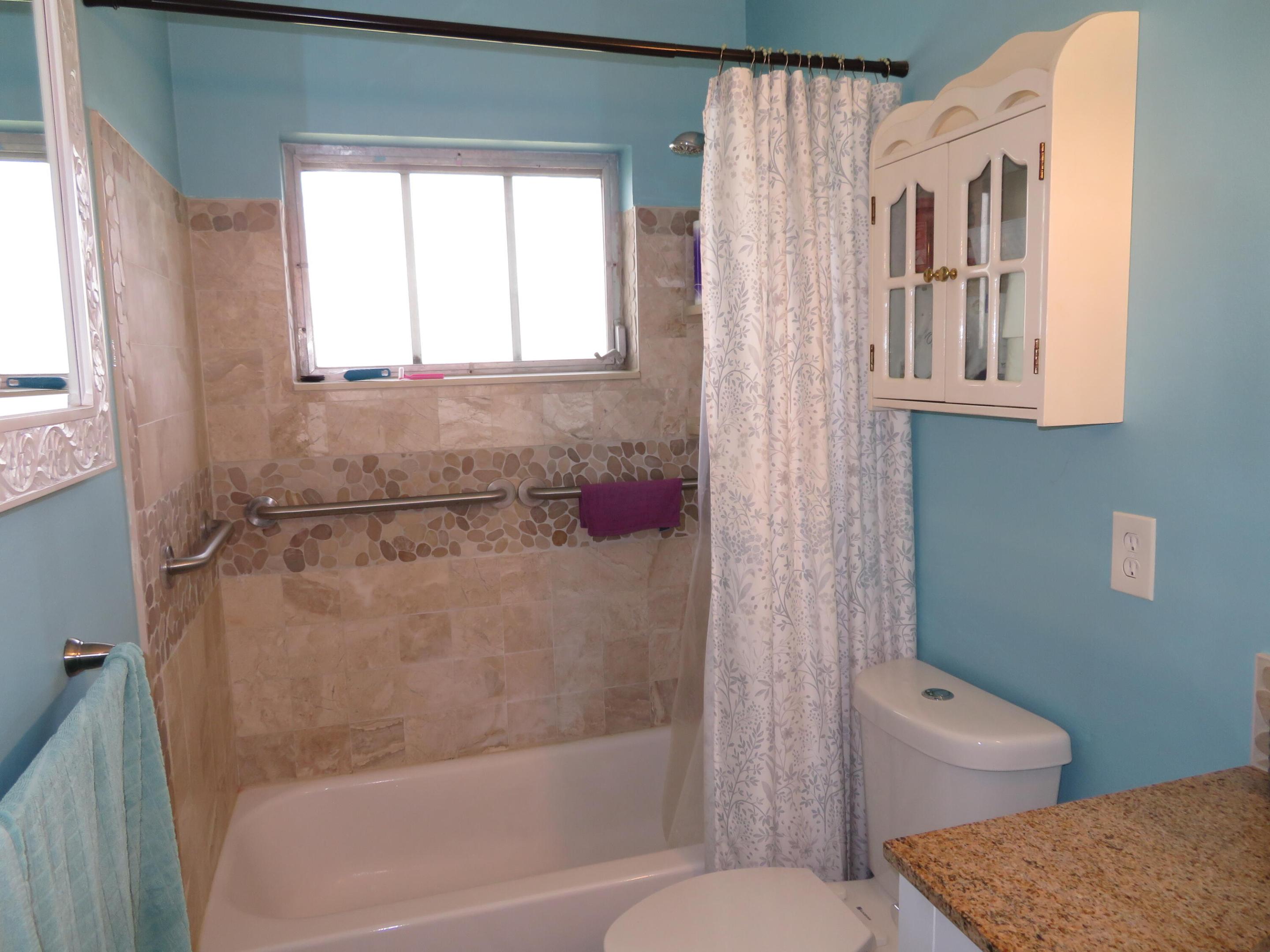 CRESTHAVEN VILLAS 6 CONDO - Residential