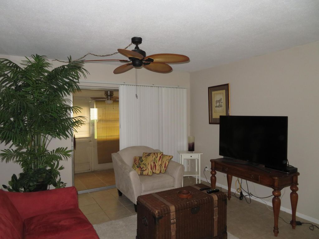 Photo of 2971 W Ashley Dr Drive W #B, West Palm Beach, FL 33415 (MLS # B26011859)