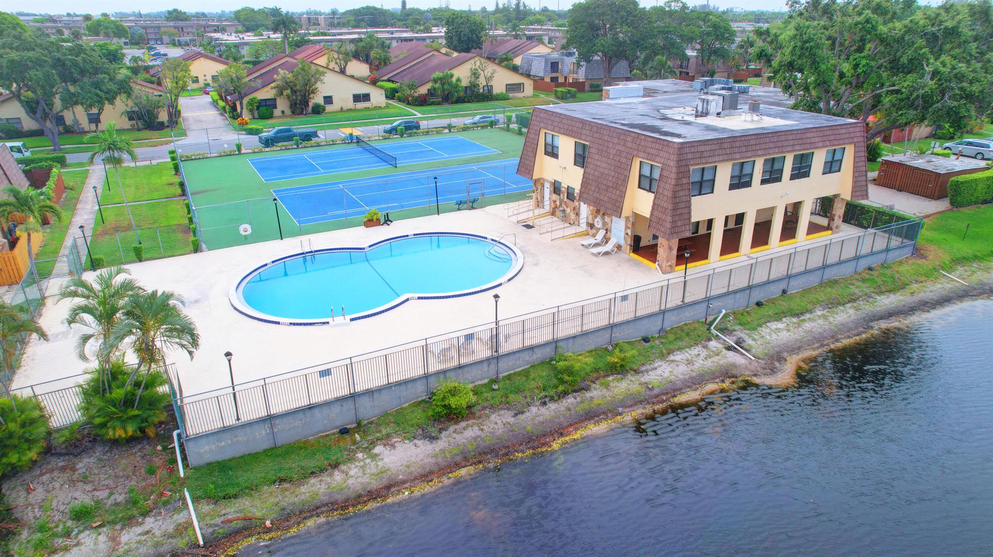 SPRINGDALE HOMES - Residential