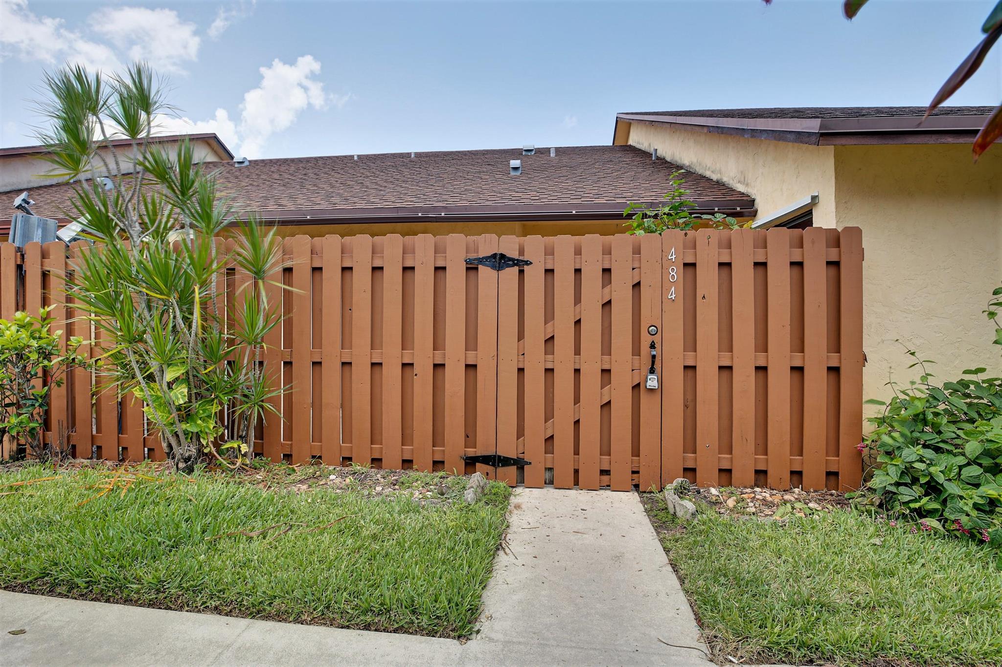 SPRINGDALE HOMES - Residential