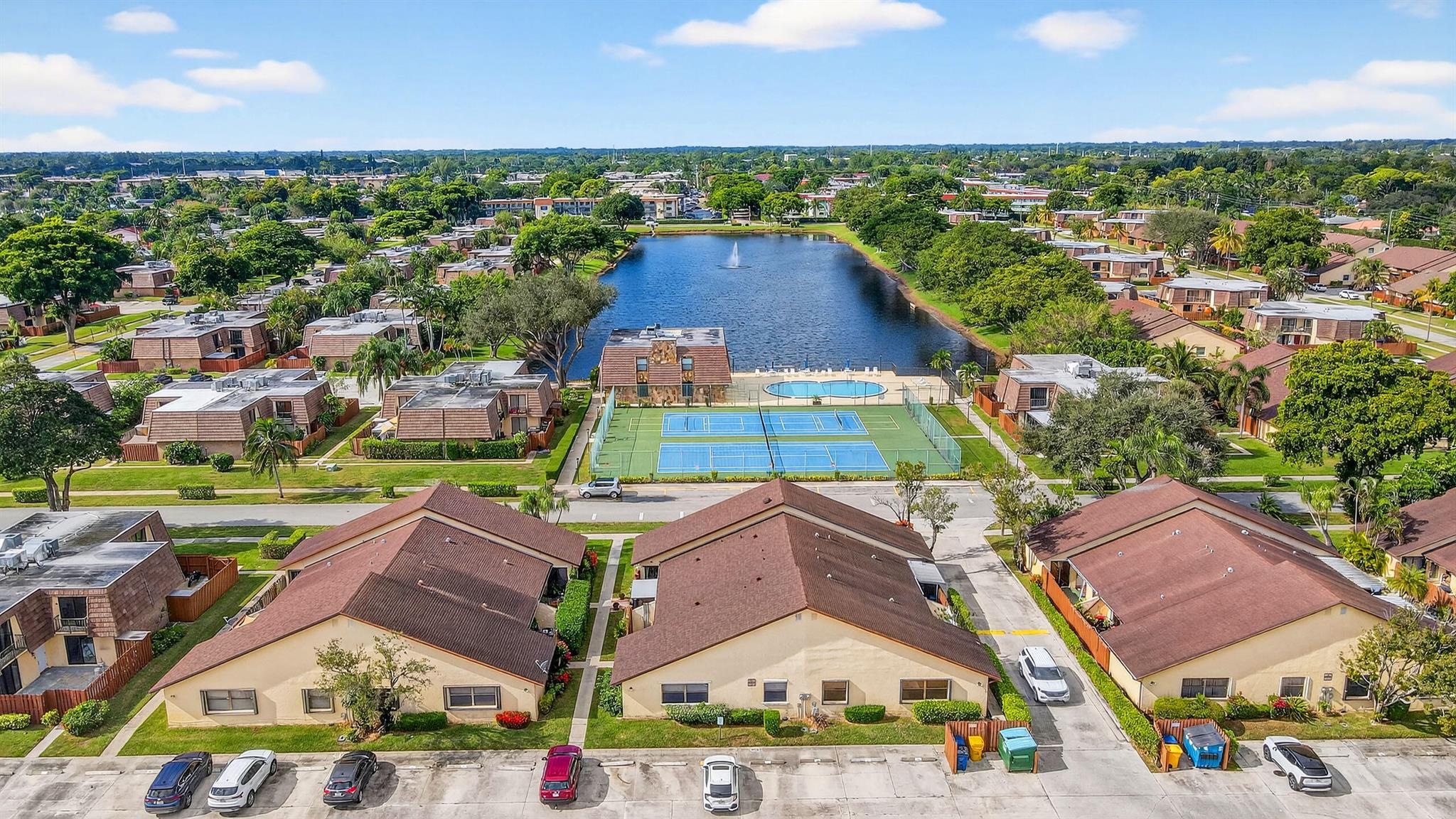 SPRINGDALE HOMES - Residential