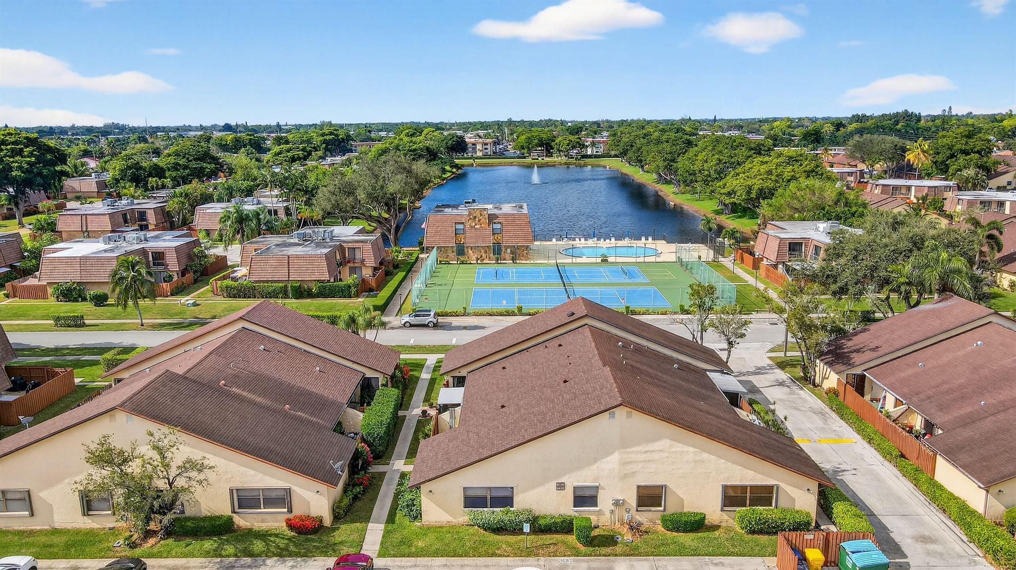 SPRINGDALE HOMES - Residential