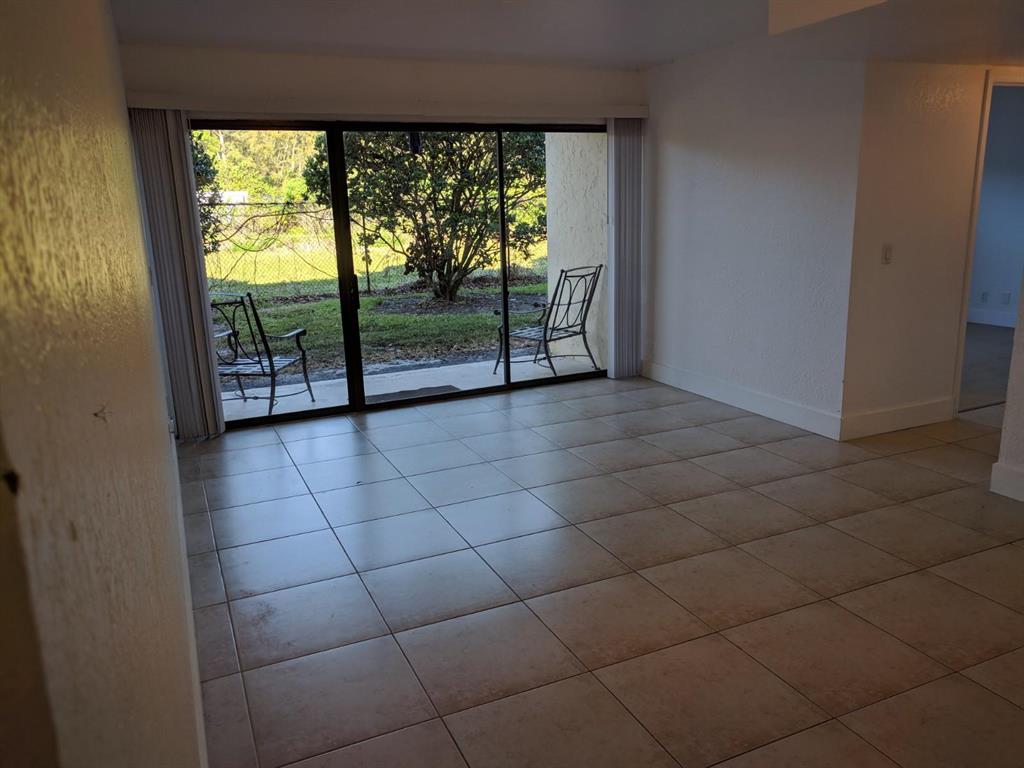 Lovely 3/2 Condo.stainless Steel Appliance, Granite counter topsUpated Apartament Washer and Dryer in Unit .Porch l Tile and laminate Floors.Pooland Exercise Room in Club House community. Great Location,Near schools, No age Restriction.Water Sewer