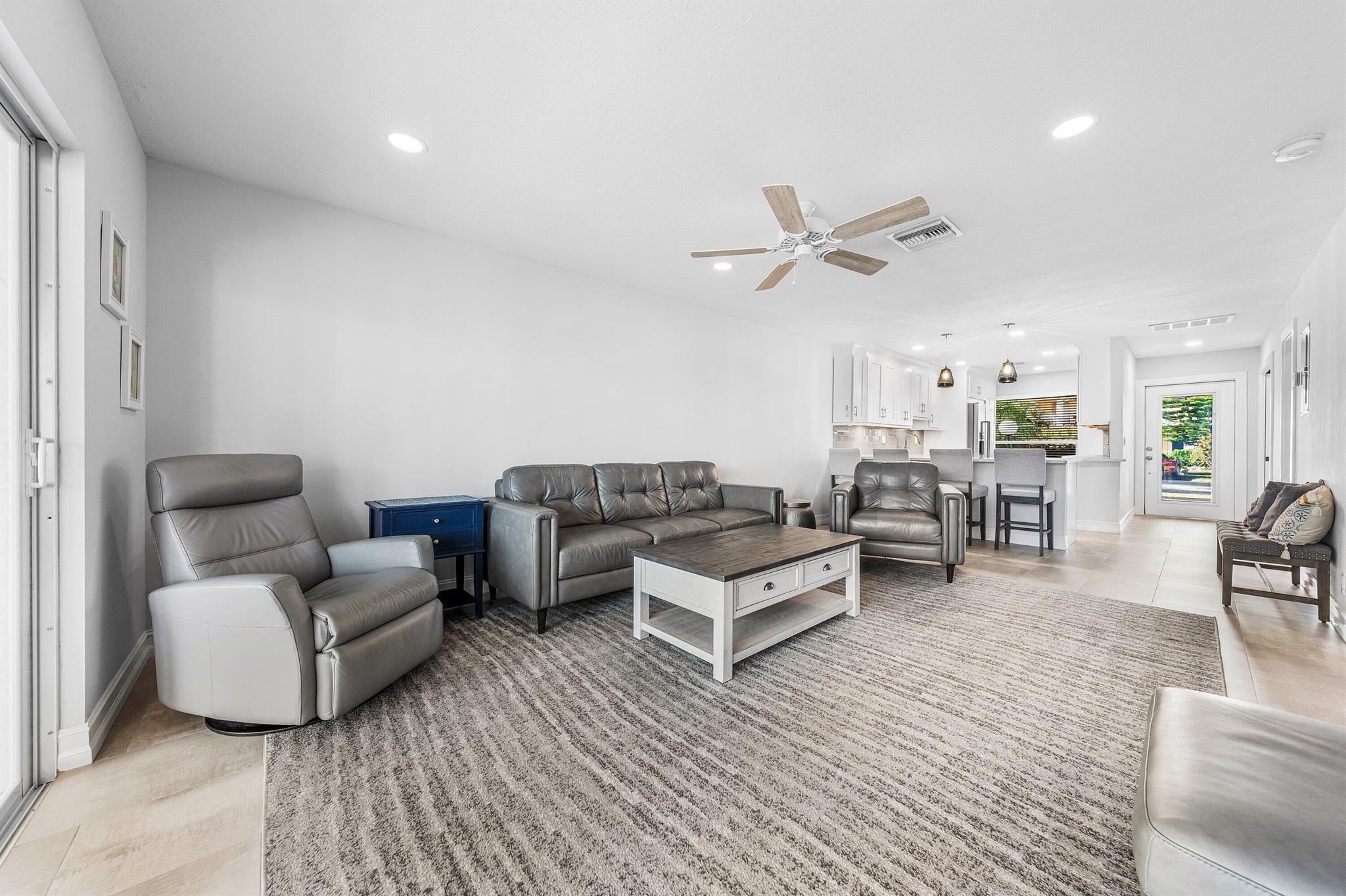 PINES OF DELRAY NORTH CON - Residential