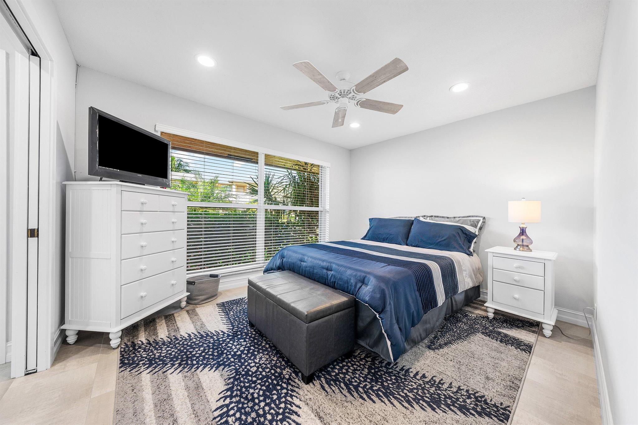 PINES OF DELRAY NORTH CON - Residential