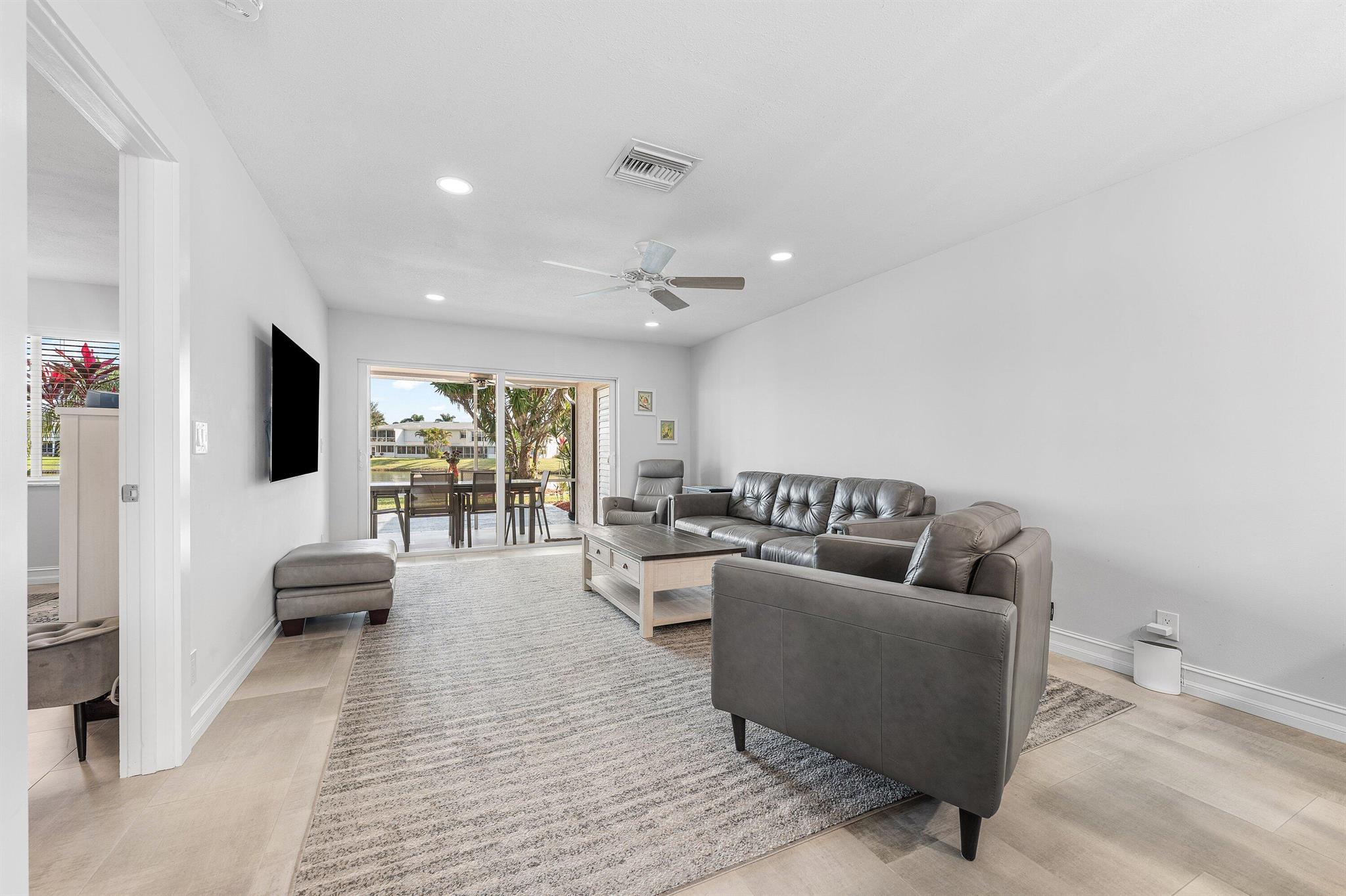 PINES OF DELRAY NORTH CON - Residential