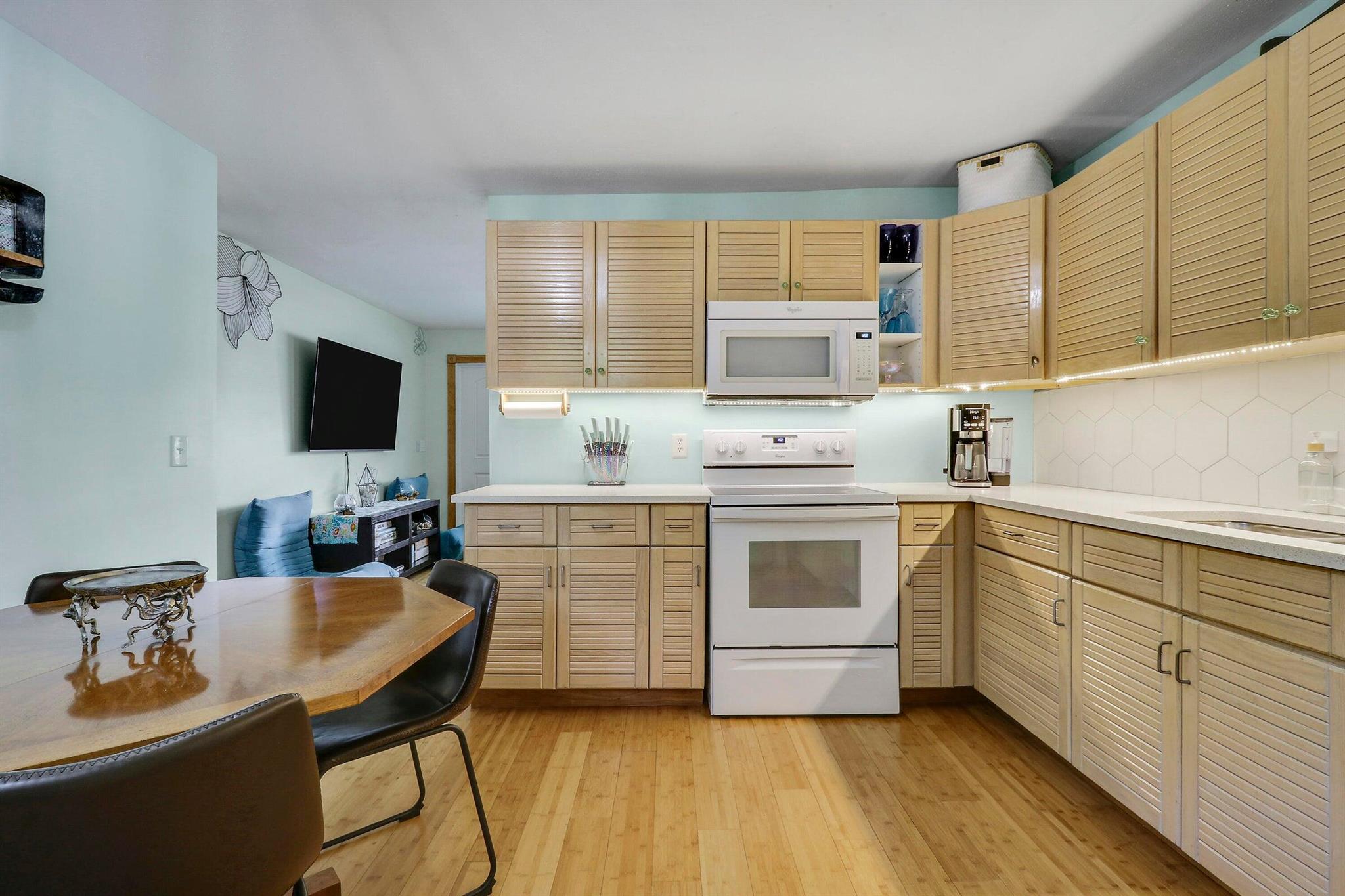 ORANGE TERRACE - Residential Lease