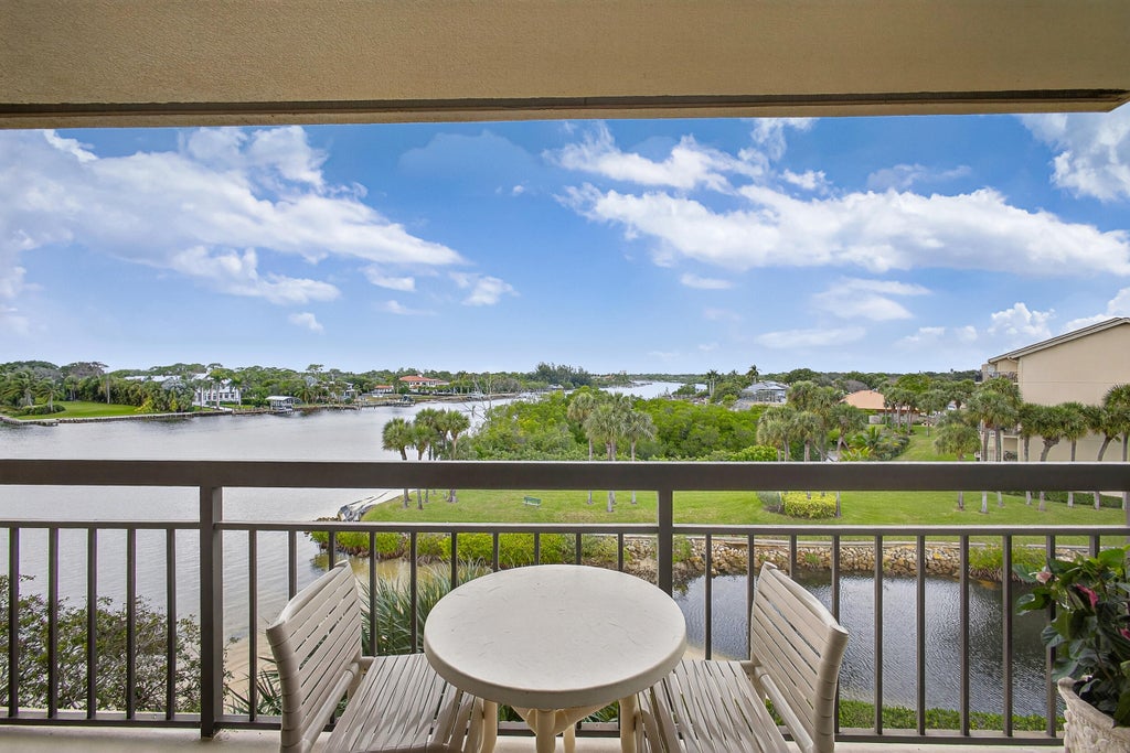 Photo of 1801 Marina Isle Way #502, Jupiter, FL 33477 (MLS # R11157343)