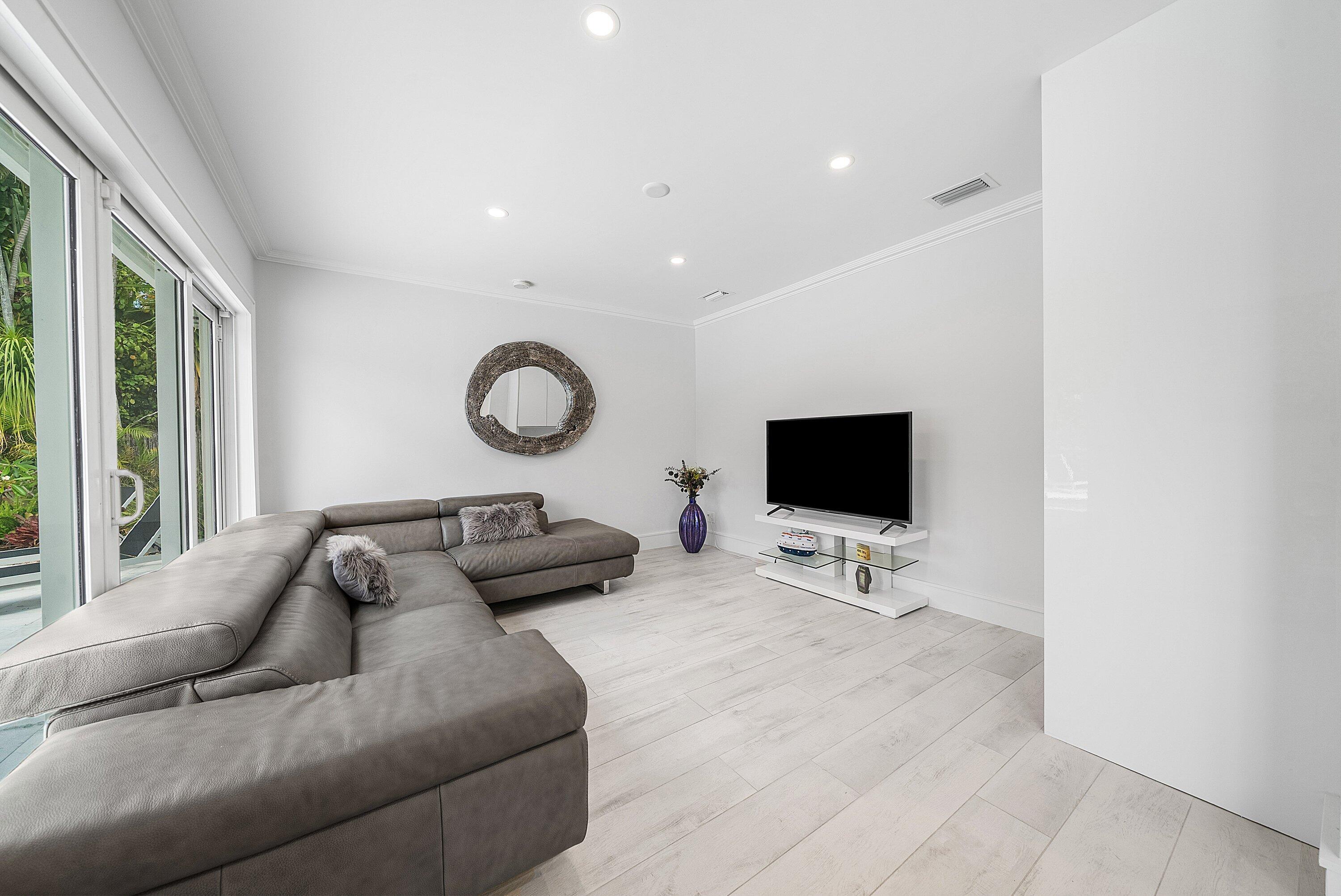MIDDLE RIVER ESTATES - Residential