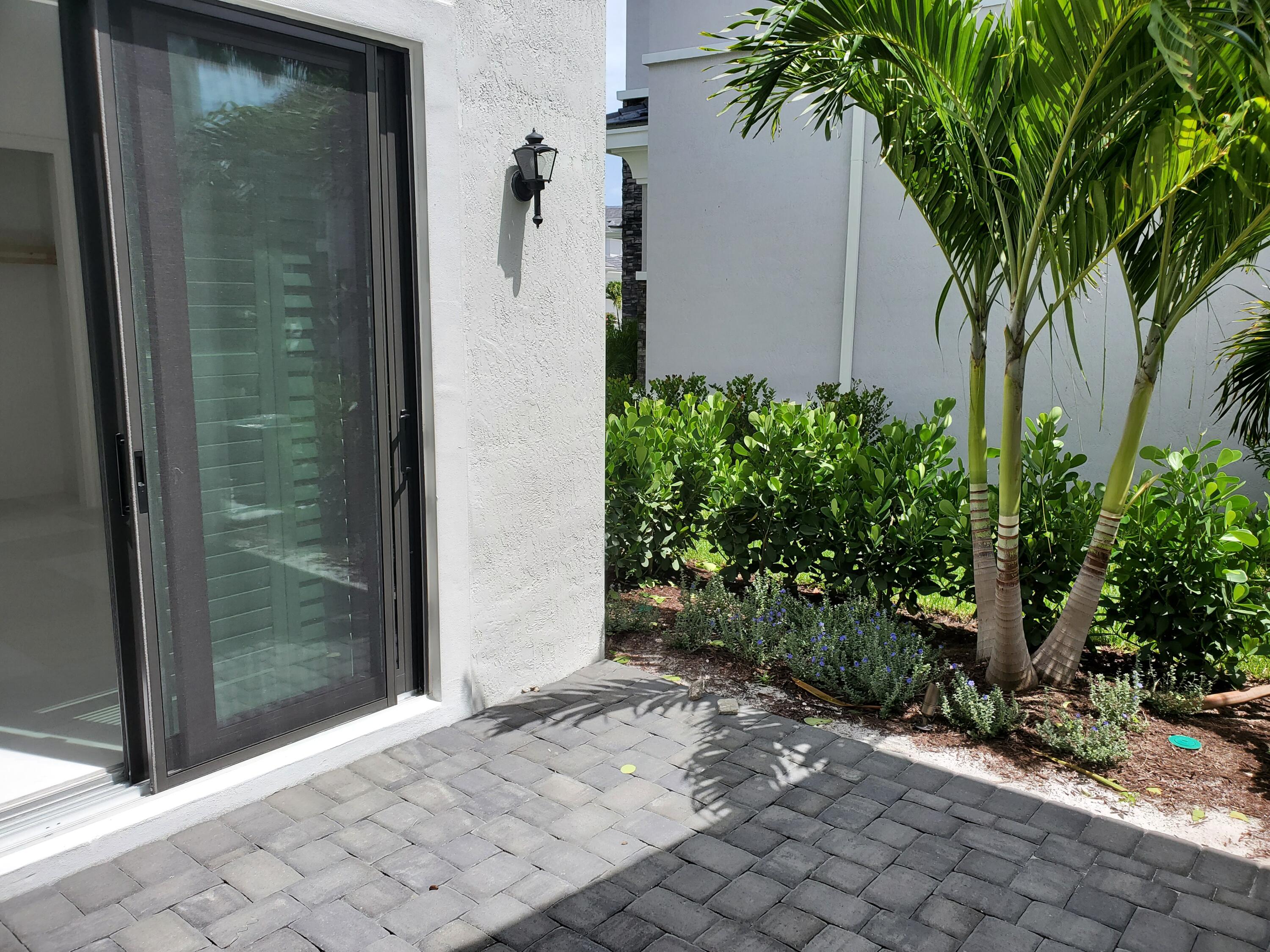 ROYAL PALM POLO PLAT - Residential