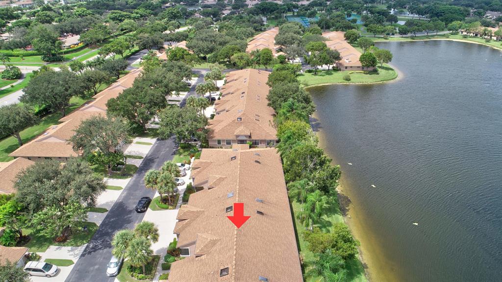 WHISPER WALK SEC E CONDO - Residential