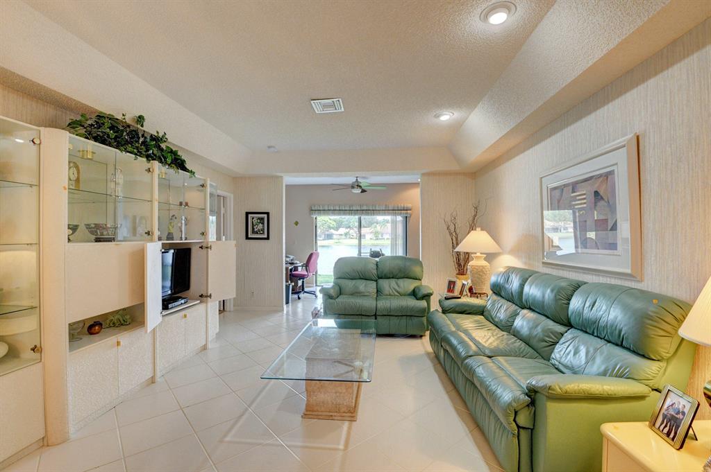 WHISPER WALK SEC E CONDO - Residential