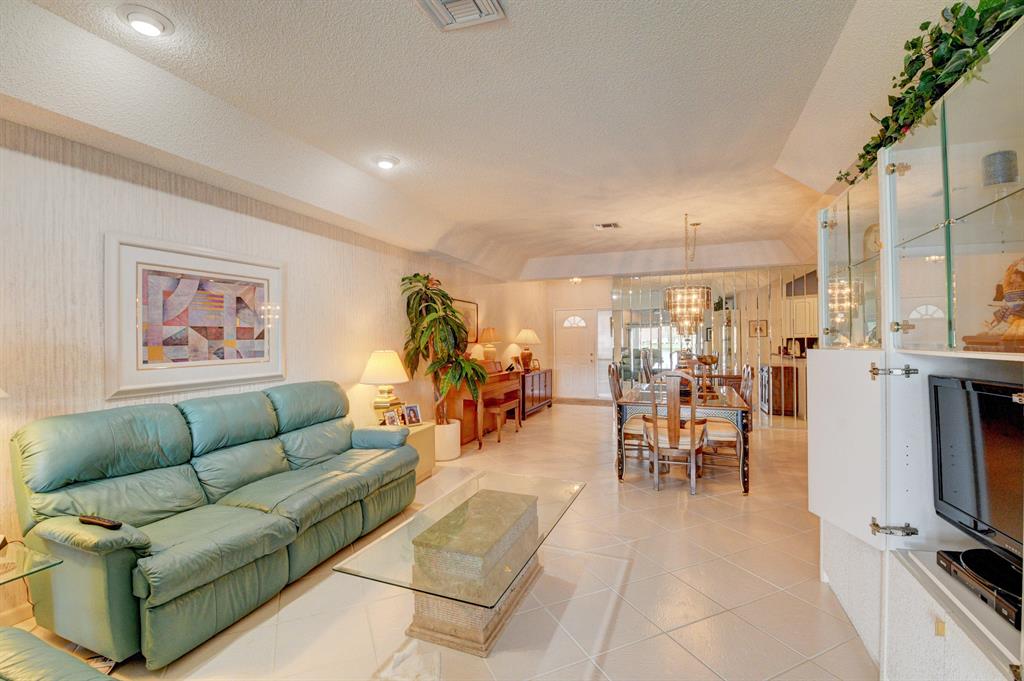 WHISPER WALK SEC E CONDO - Residential