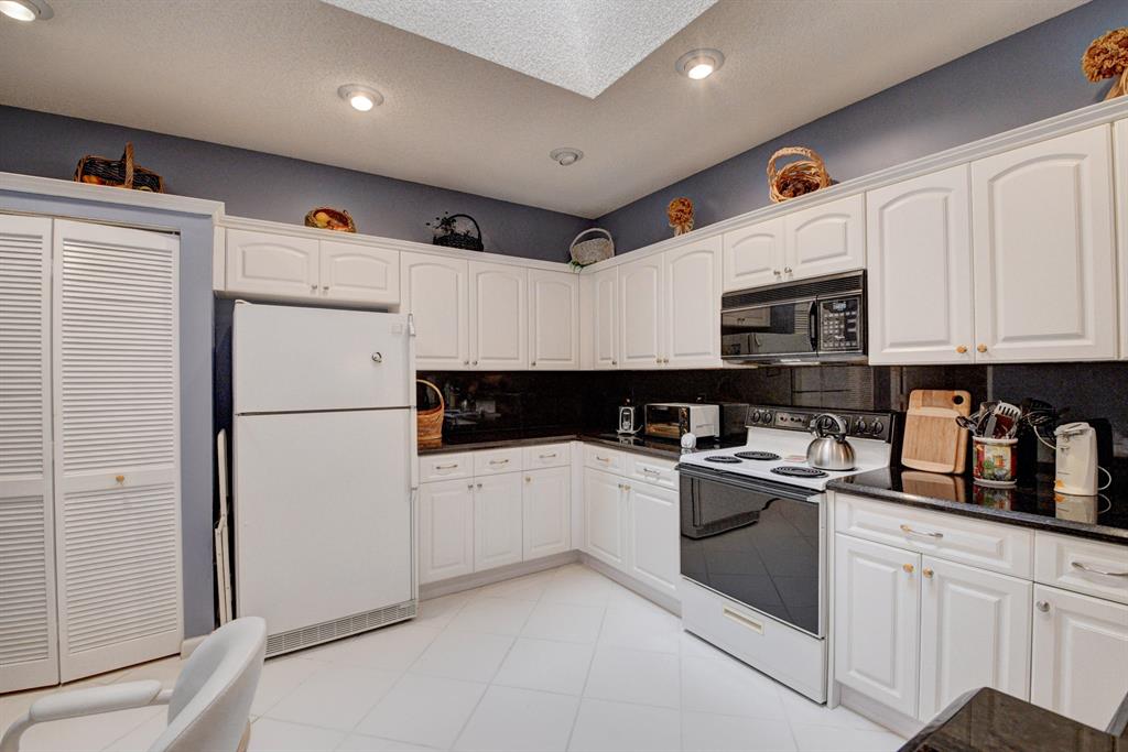 WHISPER WALK SEC E CONDO - Residential