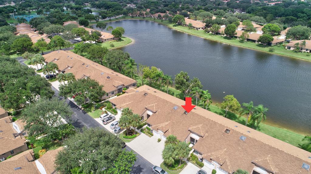 WHISPER WALK SEC E CONDO - Residential