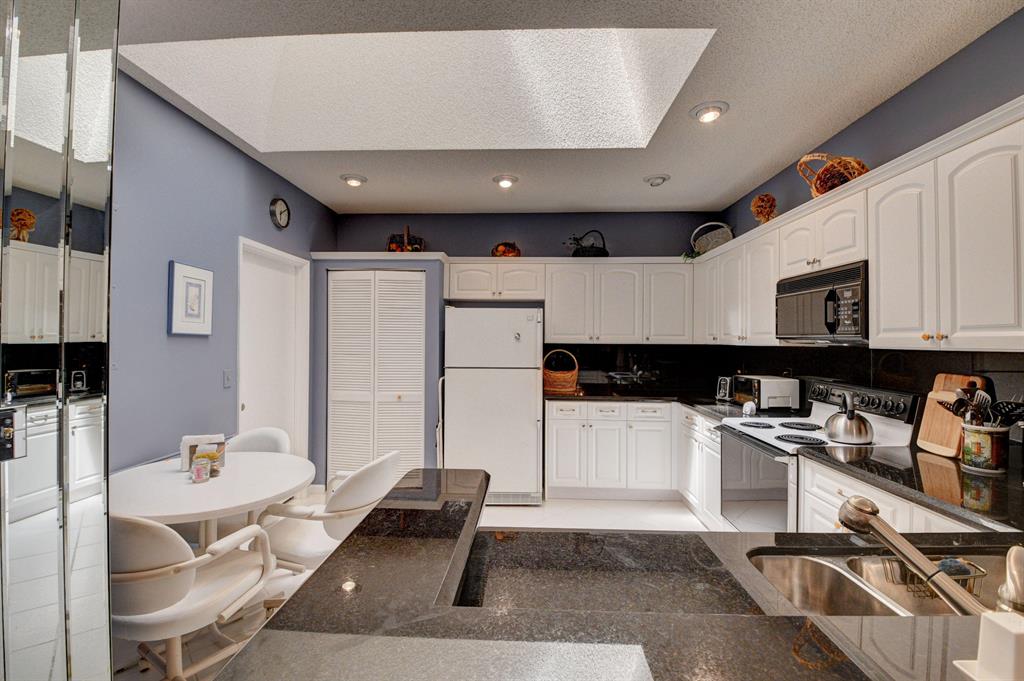 WHISPER WALK SEC E CONDO - Residential