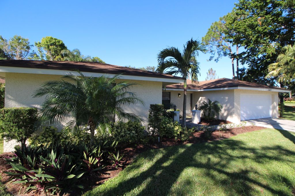 Photo of 13471 Jonquil Place, Wellington, FL 33414 (MLS # B26036561)