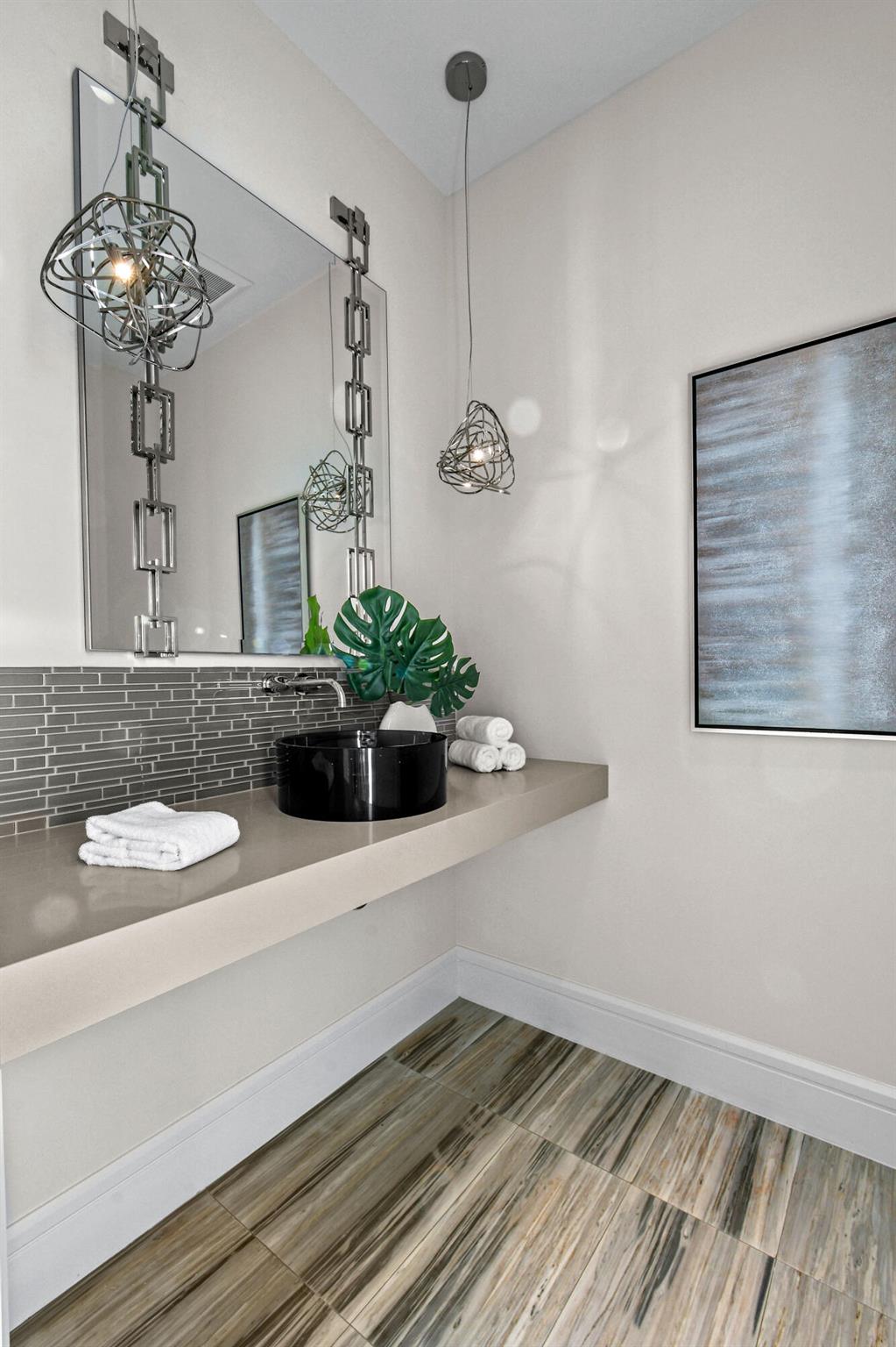 HARBOR PLACE - Residential