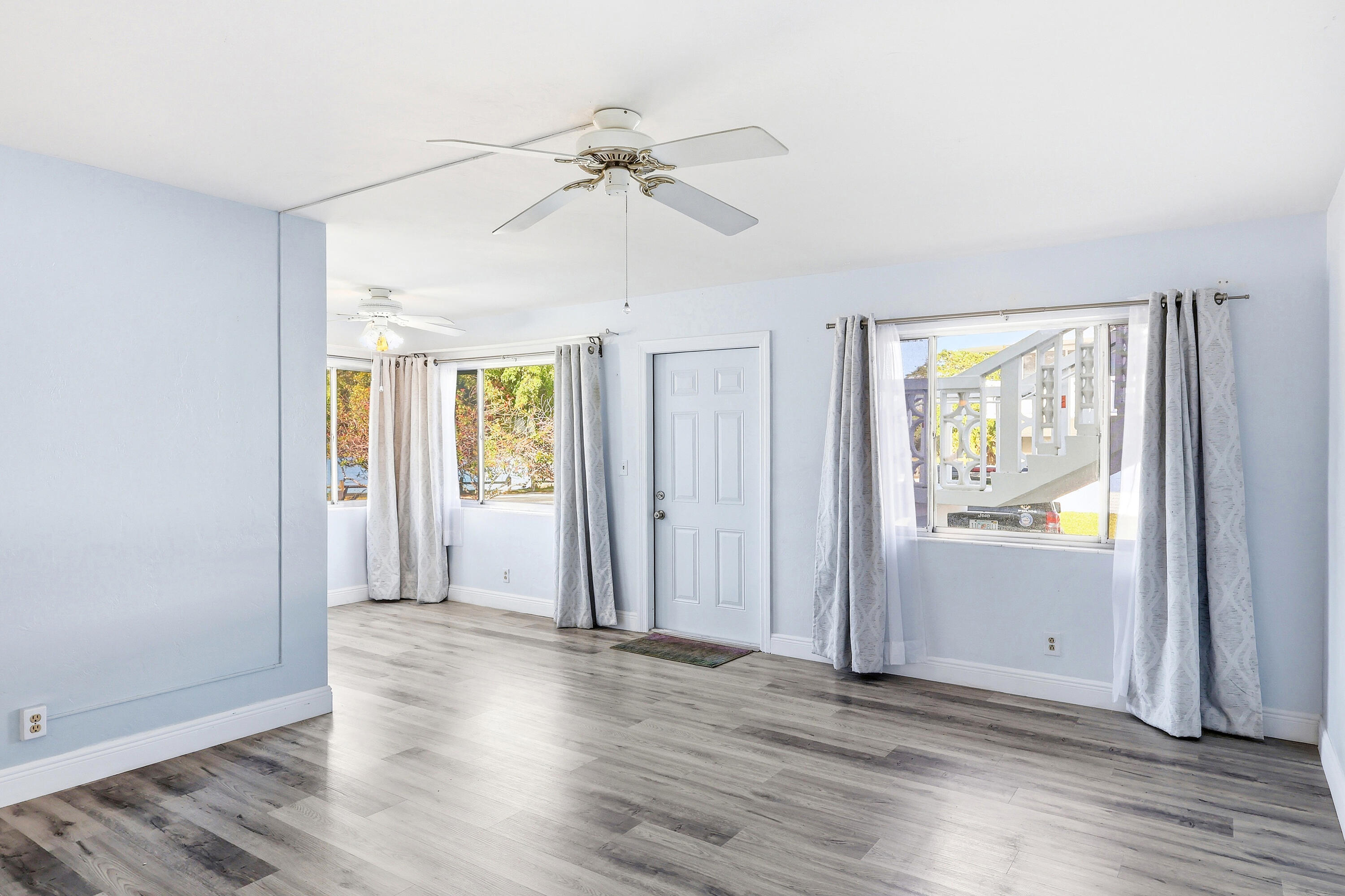 2004 Lake Osborne Drive 1