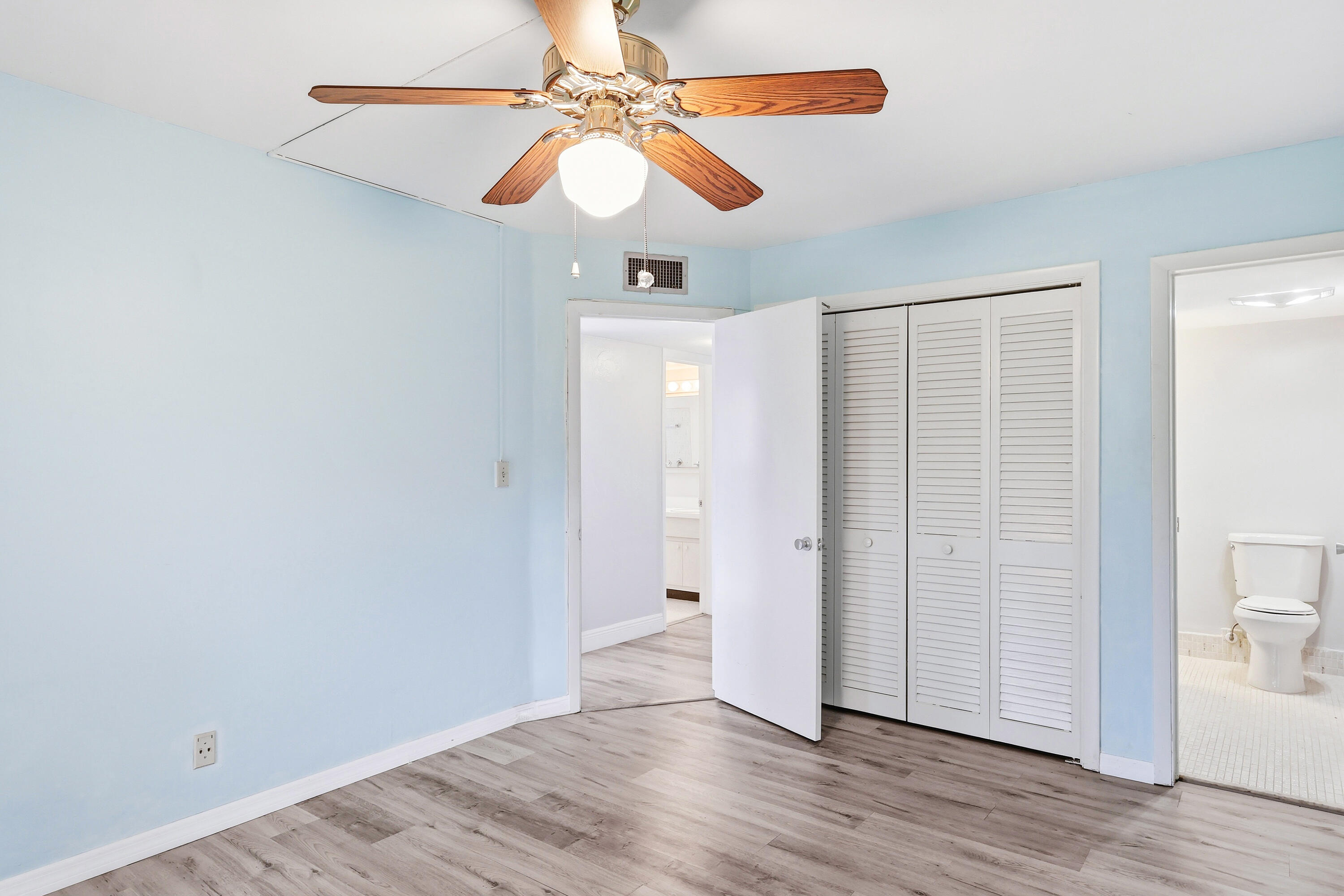 LAKESIDE POINT APT 2 CONDO - Residential