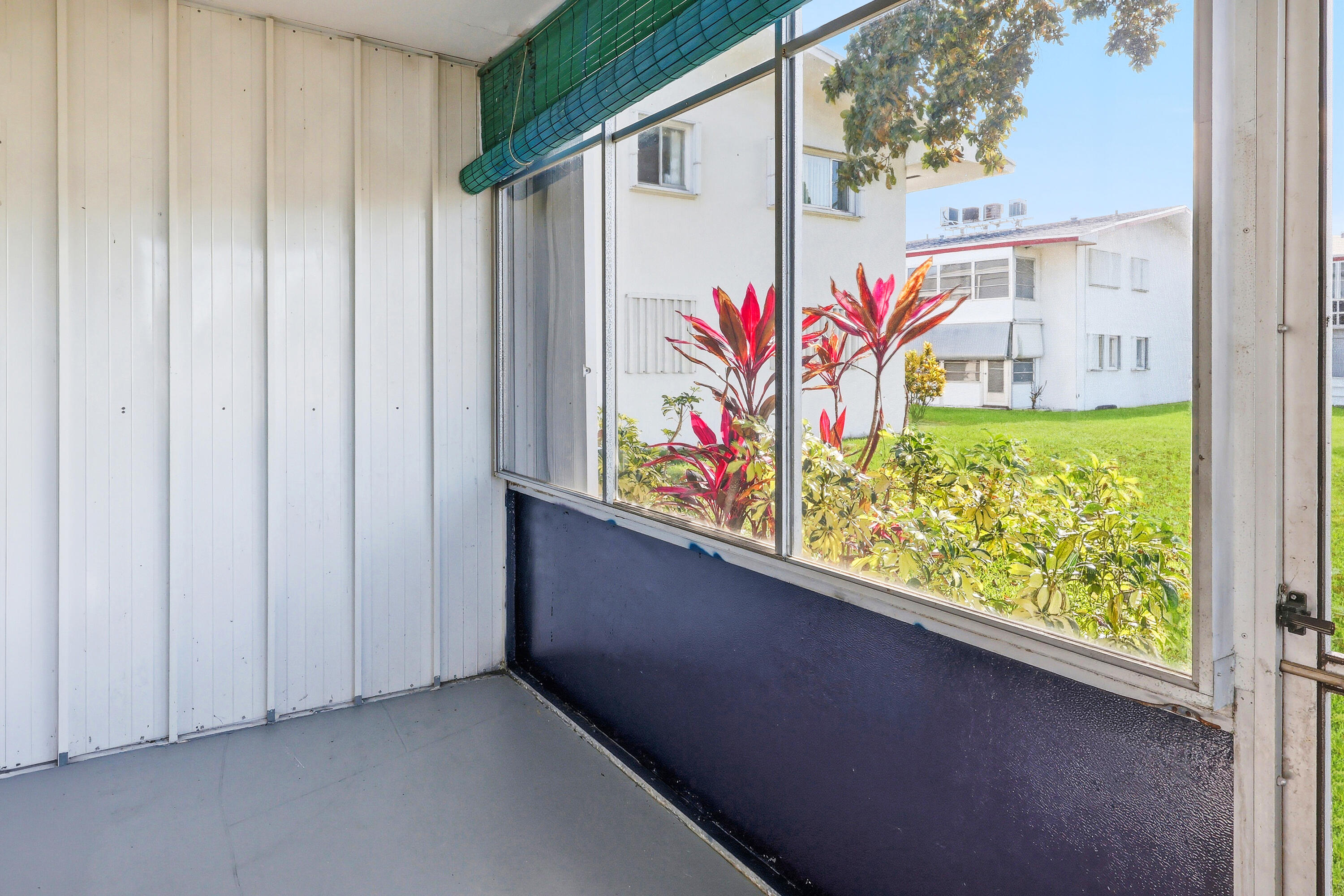 LAKESIDE POINT APT 2 CONDO - Residential