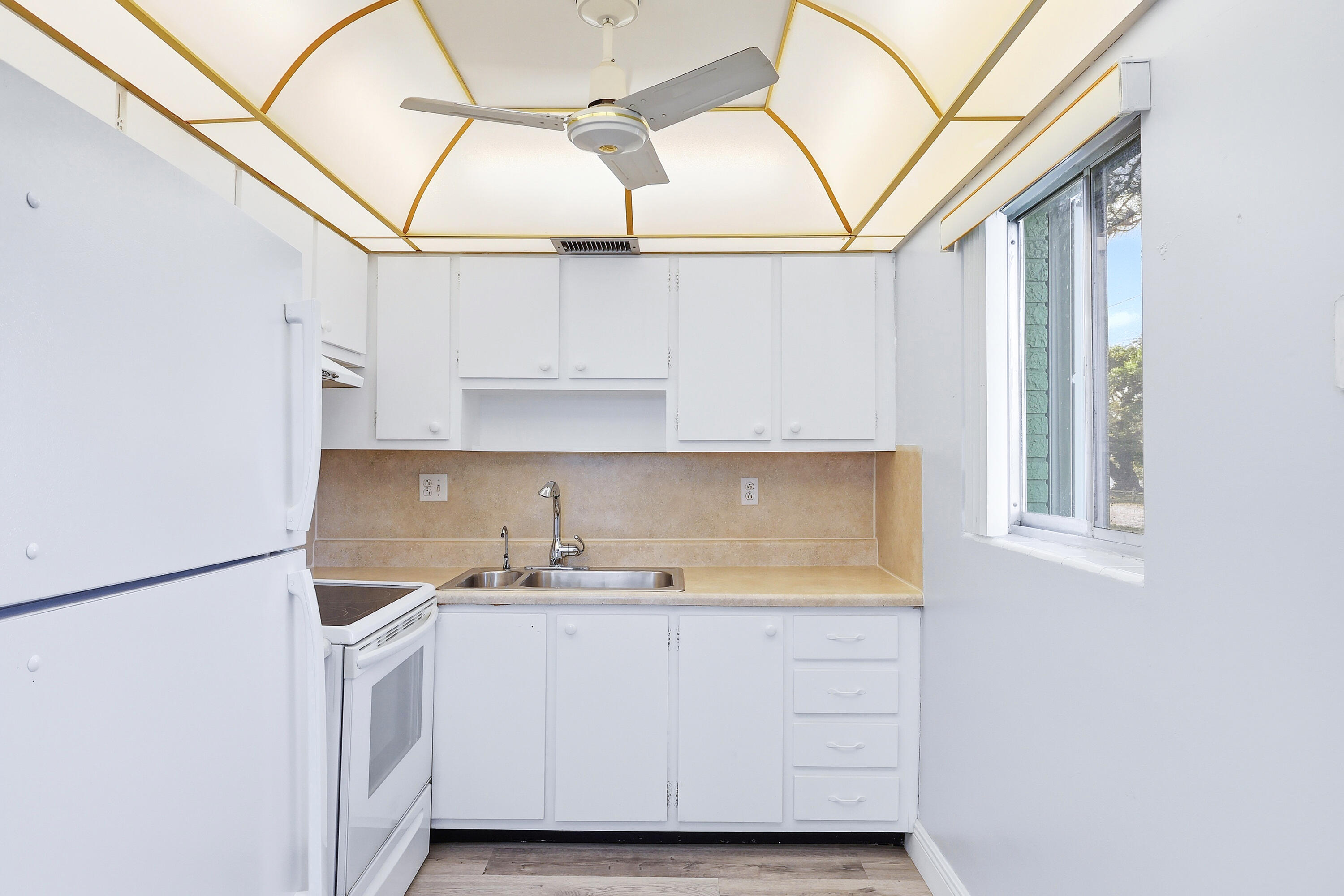 LAKESIDE POINT APT 2 CONDO - Residential