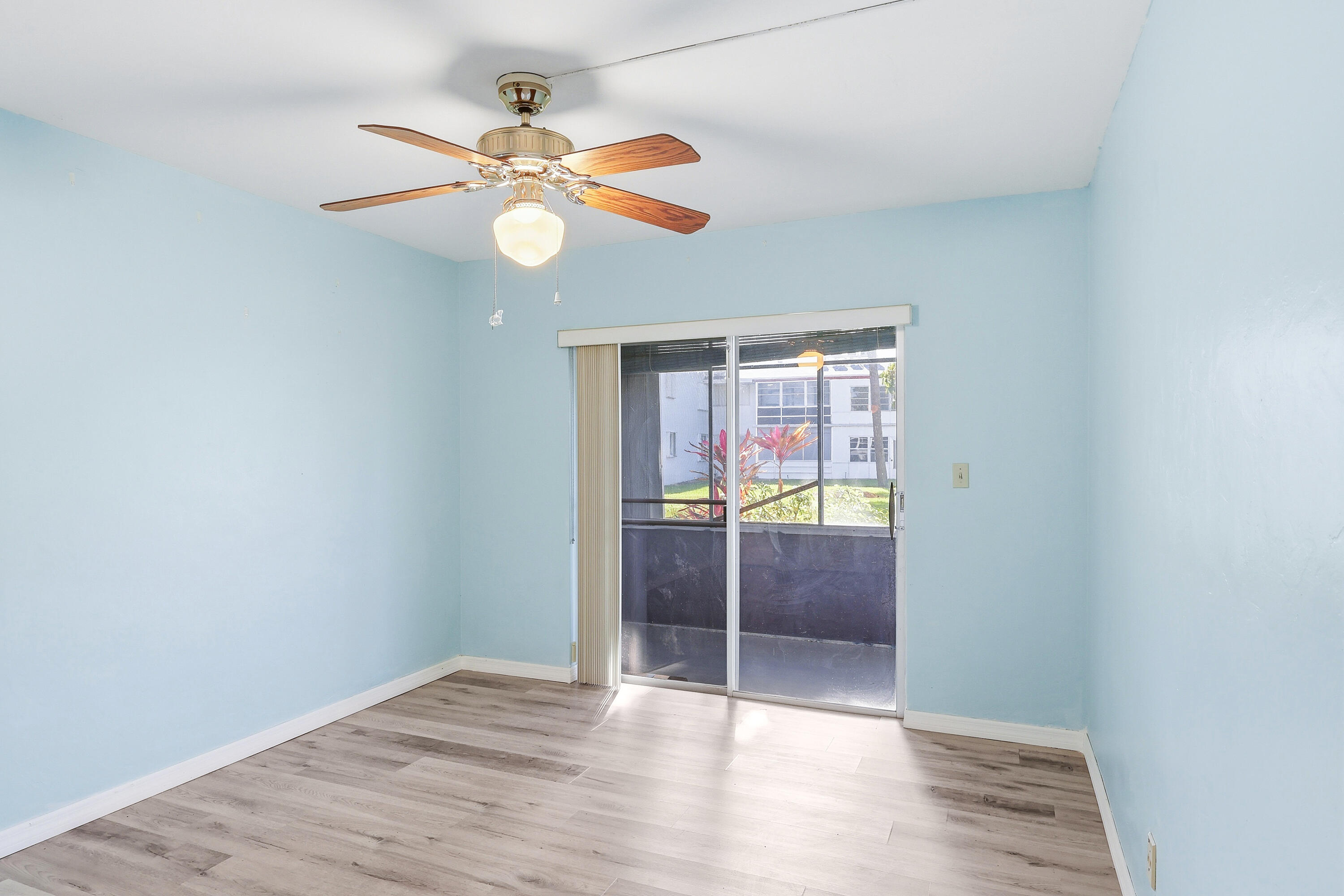 LAKESIDE POINT APT 2 CONDO - Residential