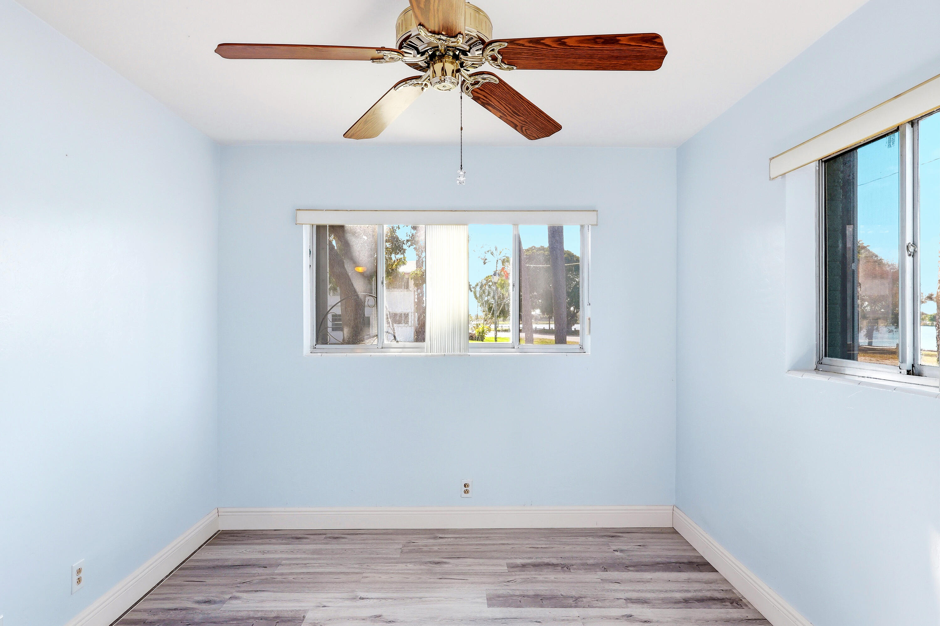 LAKESIDE POINT APT 2 CONDO - Residential