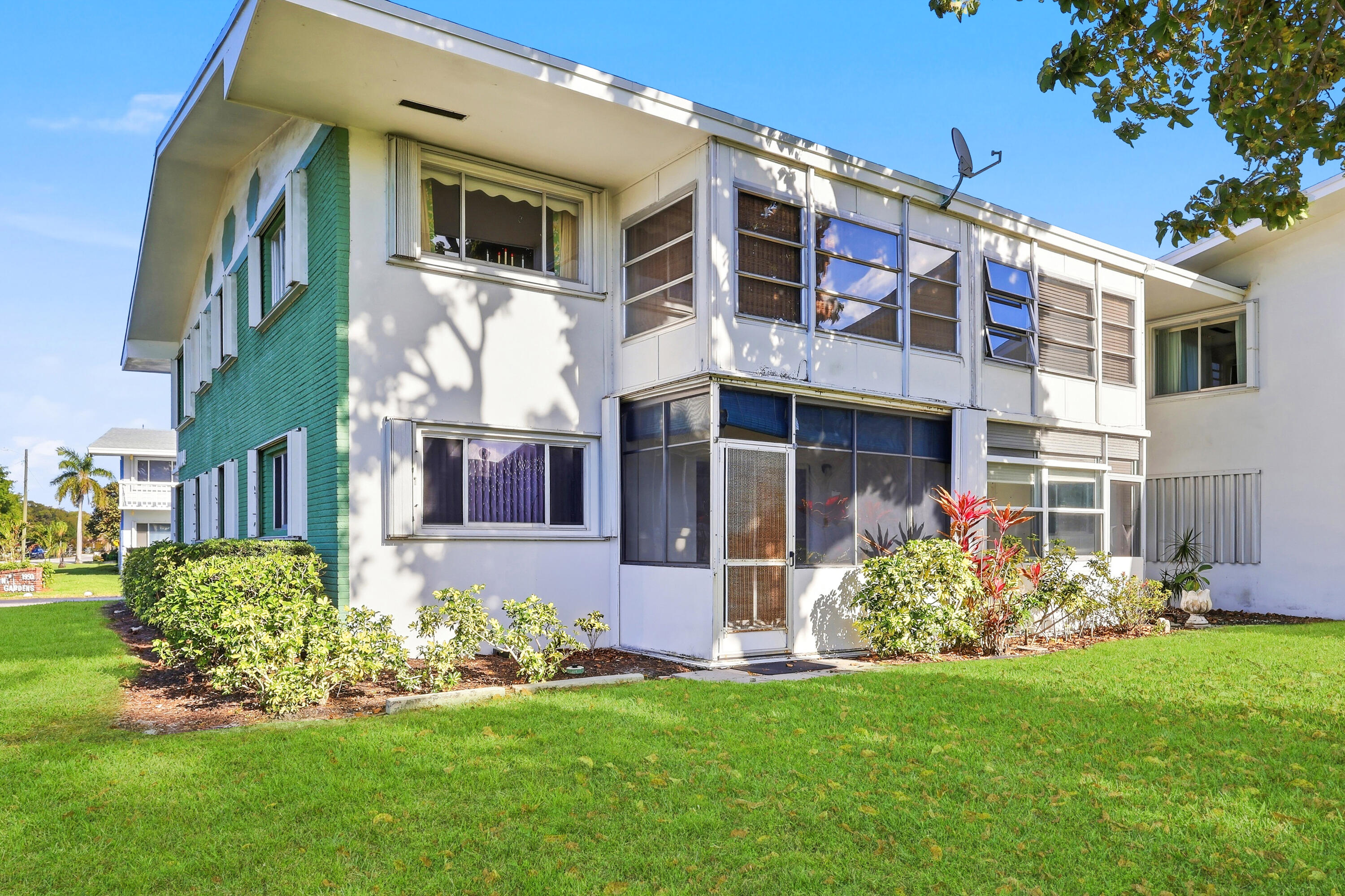 LAKESIDE POINT APT 2 CONDO - Residential