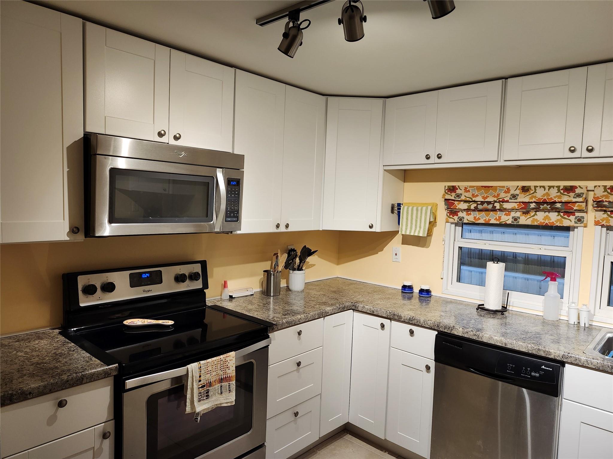 8610 SW 19th St, Davie, FL, 33324/$170,000 2 8610 SW 19th St