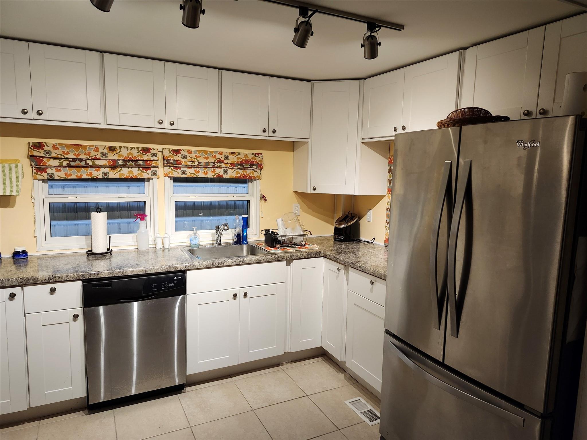 8610 SW 19th St, Davie, FL, 33324/$170,000 3 8610 SW 19th St