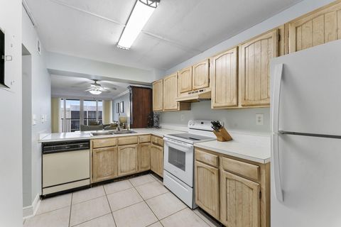 8 N Royal Palm Way 6040 Boca Raton FL 33432