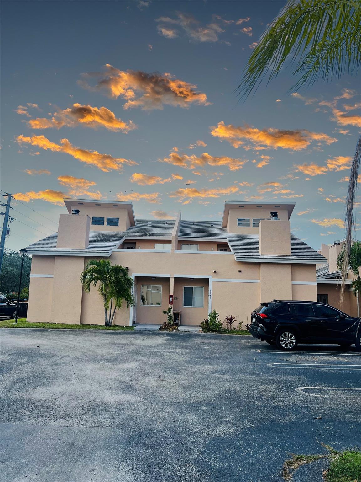 3947 Coral Springs Dr 22