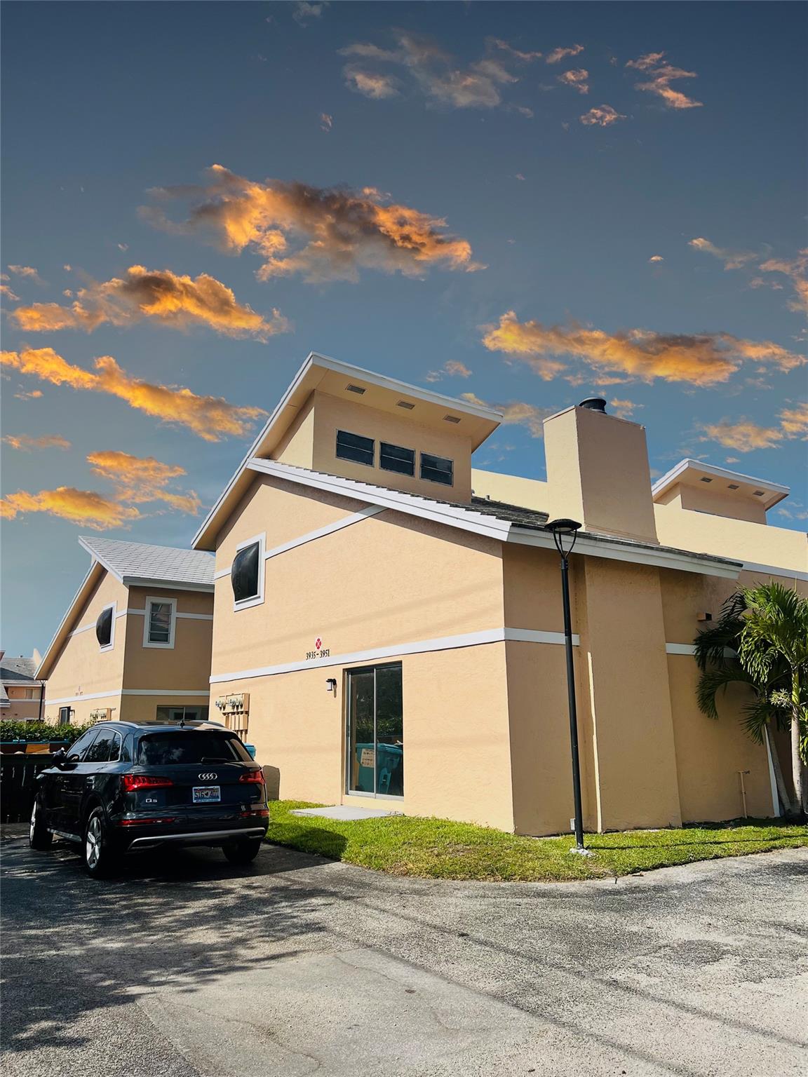 **MOTIVATED SELLER** WELCOME TO THE HAYLOFTS OF CORAL SPRINGS, THIS IS A UNIQUE CORNER TOWNHOME UNIT AND A LOFT STYLE HOME, FEATURING 2 BEDROOMS, 2 BATHS, WITH THE CONVENIENCE OF HAVING A BEDROOM AND A FULL BATH DOWNSTAIRS. SPACIOUS WALK IN CLOSETS AND AN OPEN BALCONY/EXTERIOR TERRACE ENTRANCE OF THE SECOND FLOOR. THIS UNIT OFFER AN UPGRADED KITCHEN, WITH PLENTY OF STORAGE AND AN INVITING LIVING & DINING AREAS COMPLETED WITH A REAL FIREPLACE FOR COZY NIGHTS. A LARGE EXTERIOR DEEDED TO THE UNIT EXTRA STORAGE UNIT. PETS ARE WELCOME & THE UNIT CAN BE RENTED RIGHT AWAY. MAINTENANCE INCLUDED WATER, SEWER, ALL EXTERIOR INSURANCES, ROOF, COMMONAREAS INCLUDING A COMMUNITY POOL, UNIT HAS TWO ASSIGNED PARKING SPOTS. THIS IS AN ALL AGES COMMUNITY. THIS PROPERTY IS GREAT STARTING HOME OR INVESTMENT.