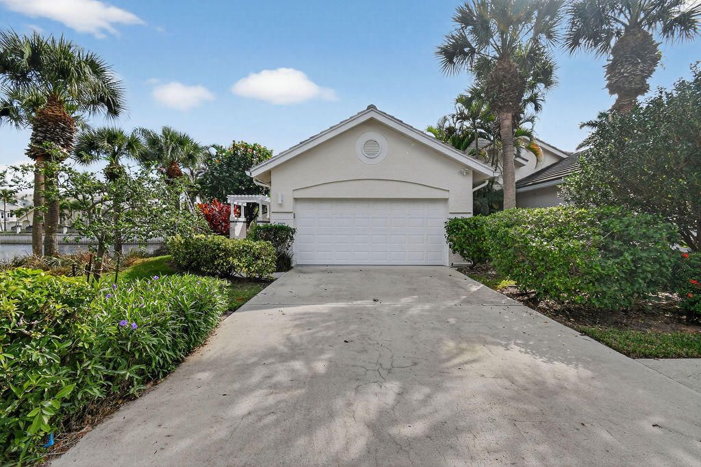 Photo of 2074 Mainsail Circle, Jupiter, FL 33477 (MLS # B26020639)