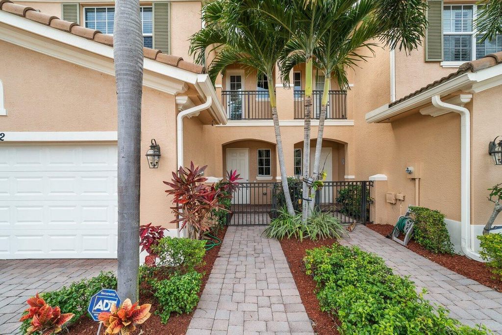 Photo of 4612 Cadiz Circle, Palm Beach Gardens, FL 33418 (MLS # R11006509)