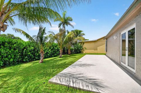 Tiny photo for 5052 ARBOR GLEN Circle, Lake Worth, FL 33463 (MLS # B26051988)