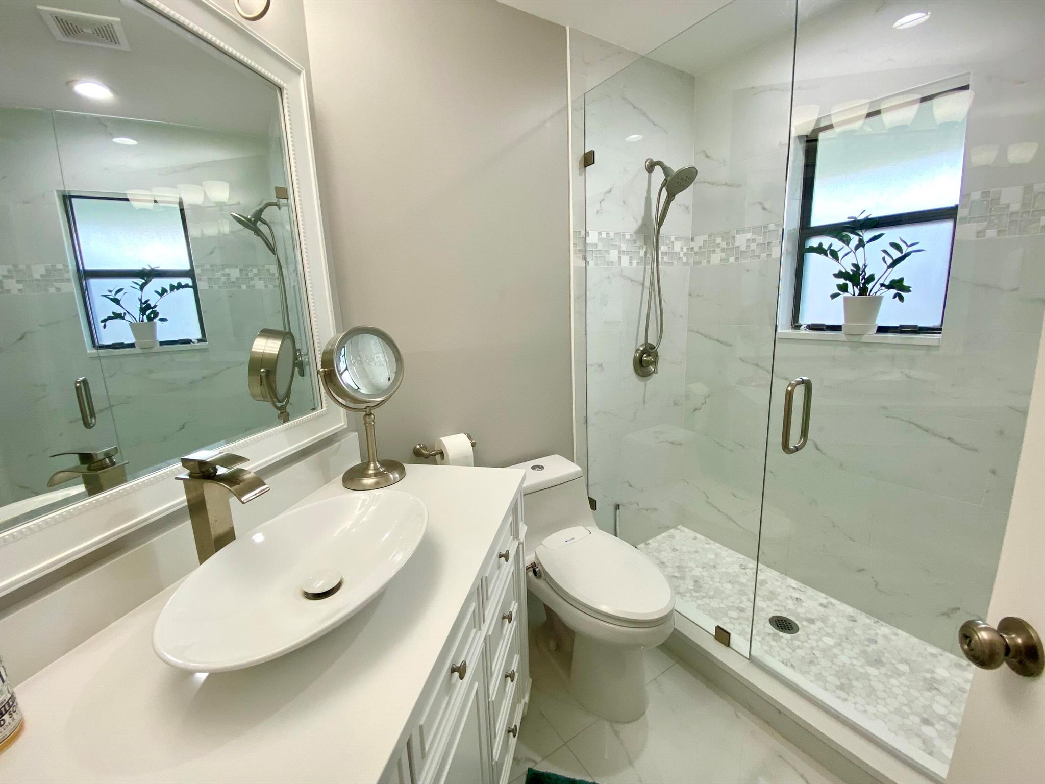 BELLA VISTA - Residential Lease