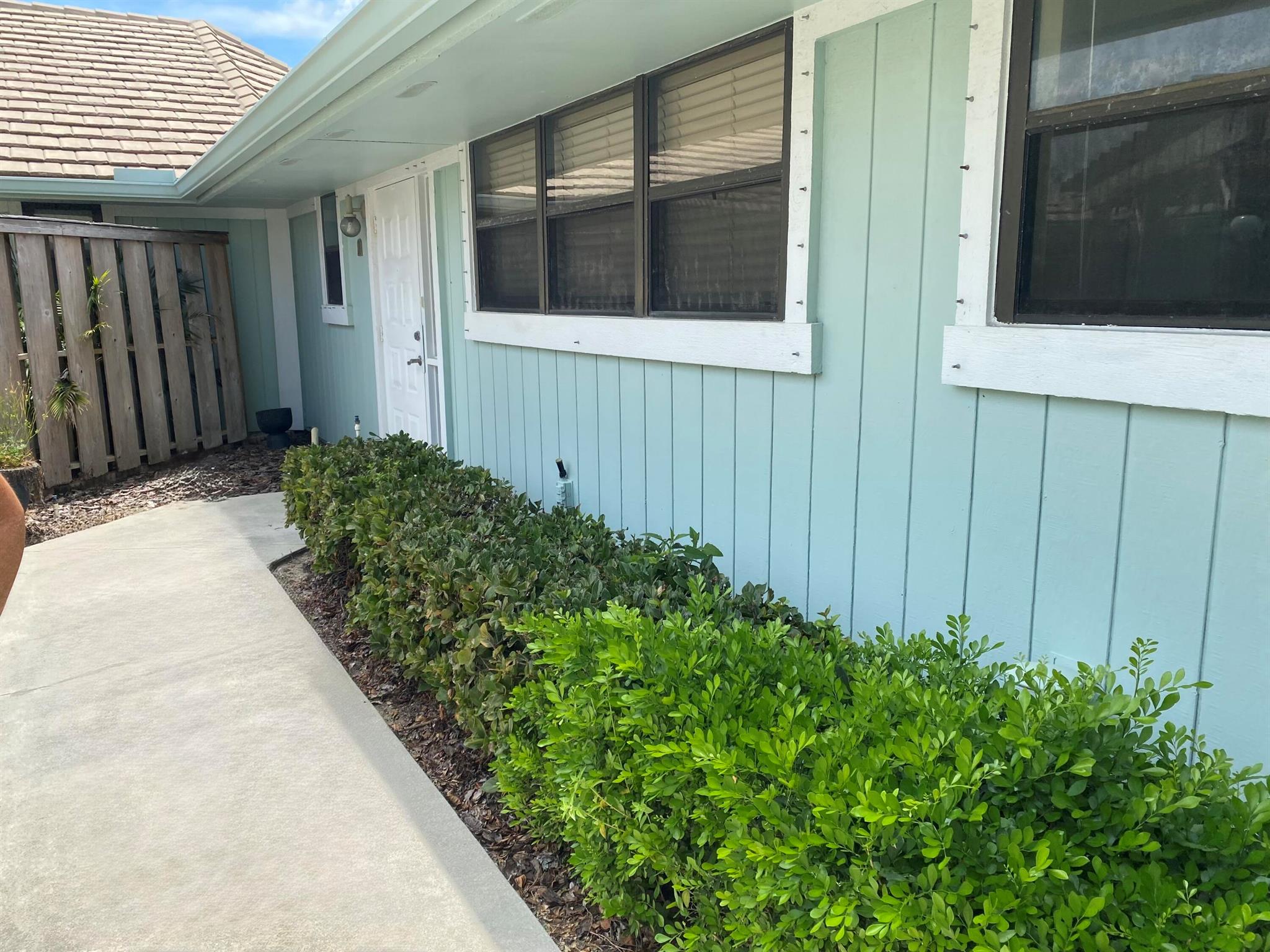 BELLA VISTA - Residential Lease