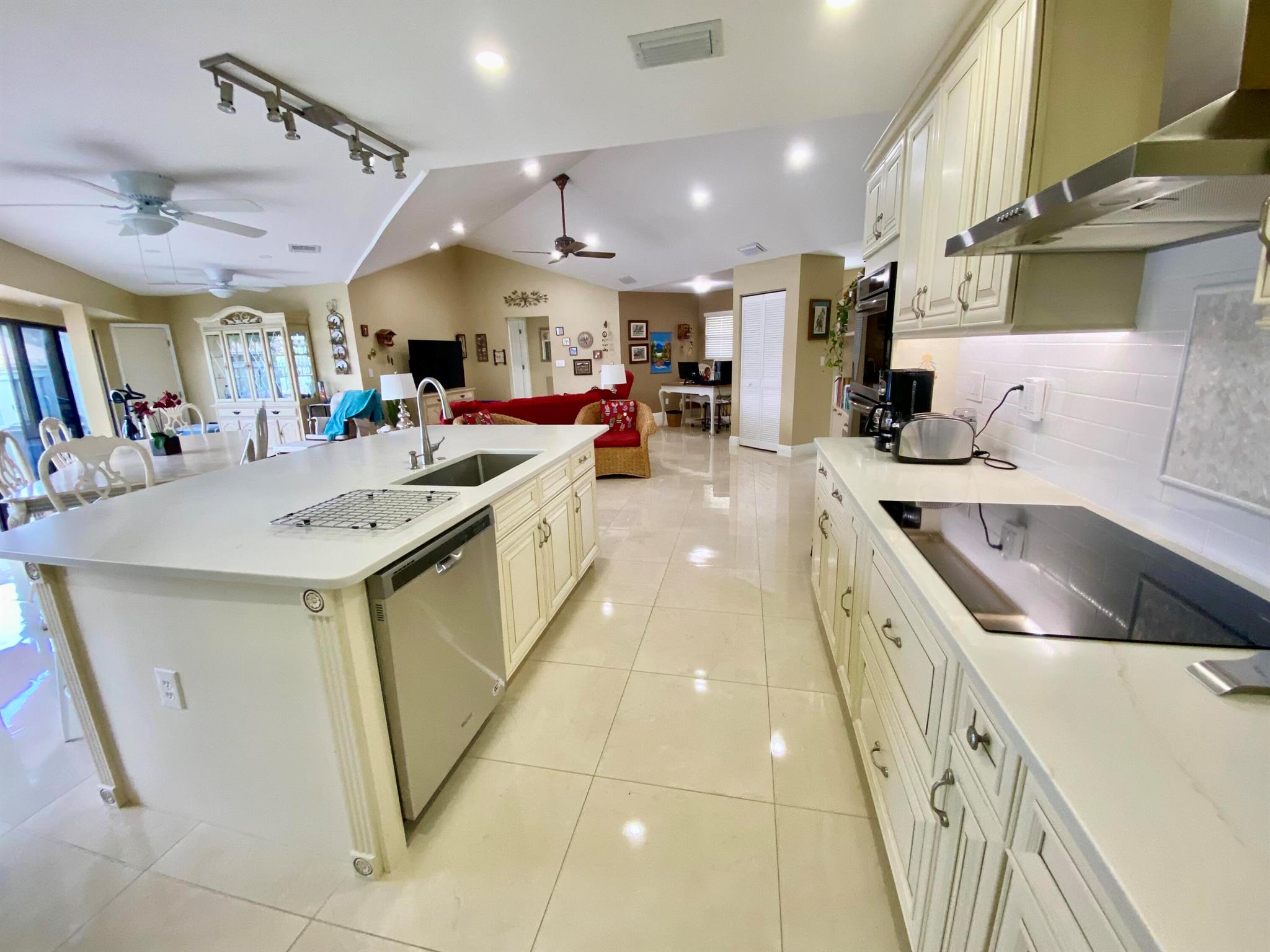 BELLA VISTA - Residential Lease